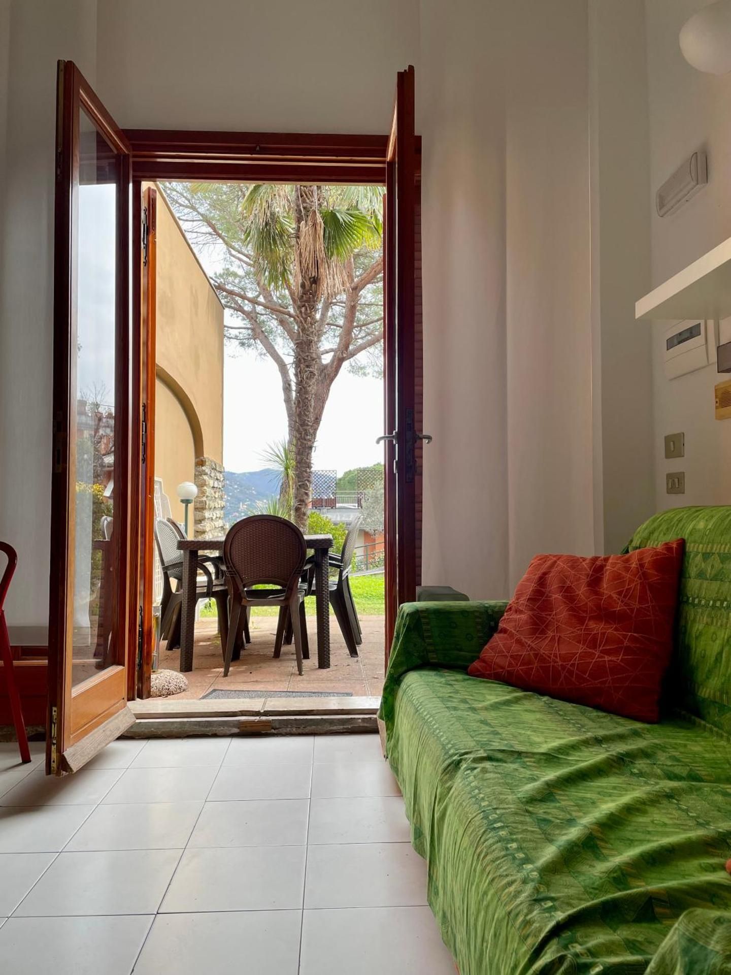 Apartment with Garden View