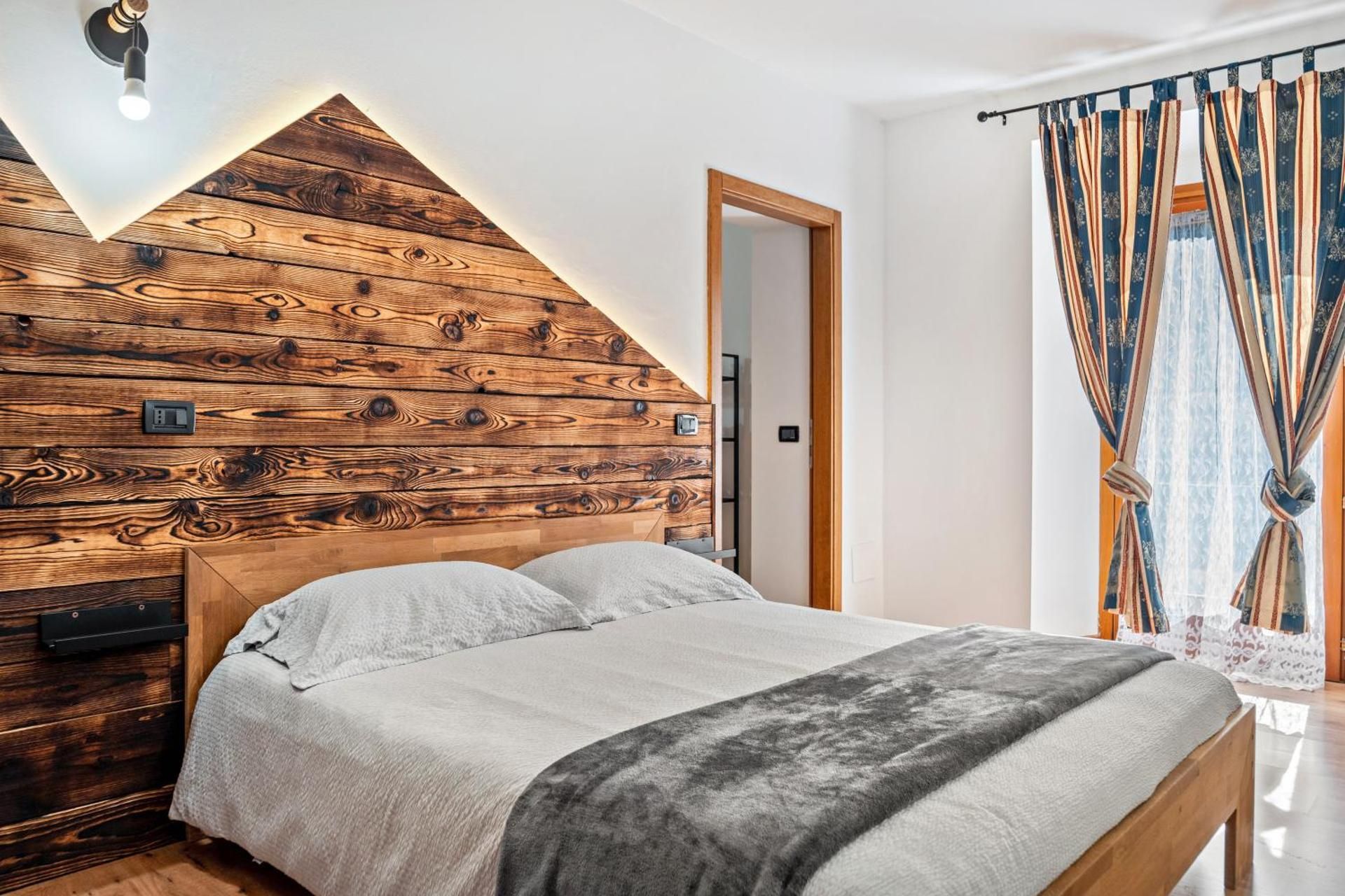 Superior One-Bedroom Apartment with Balcony
