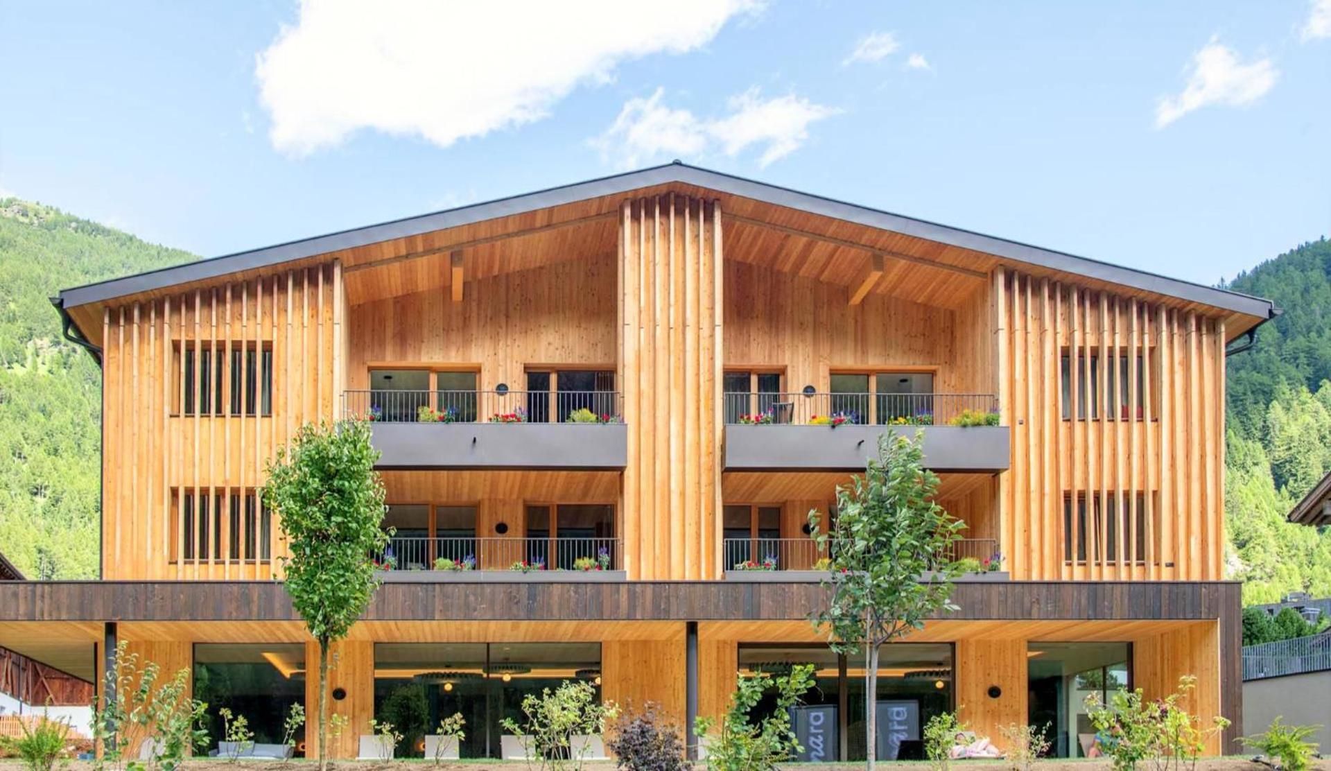 Two-Bedroom Apartment with Mountain View