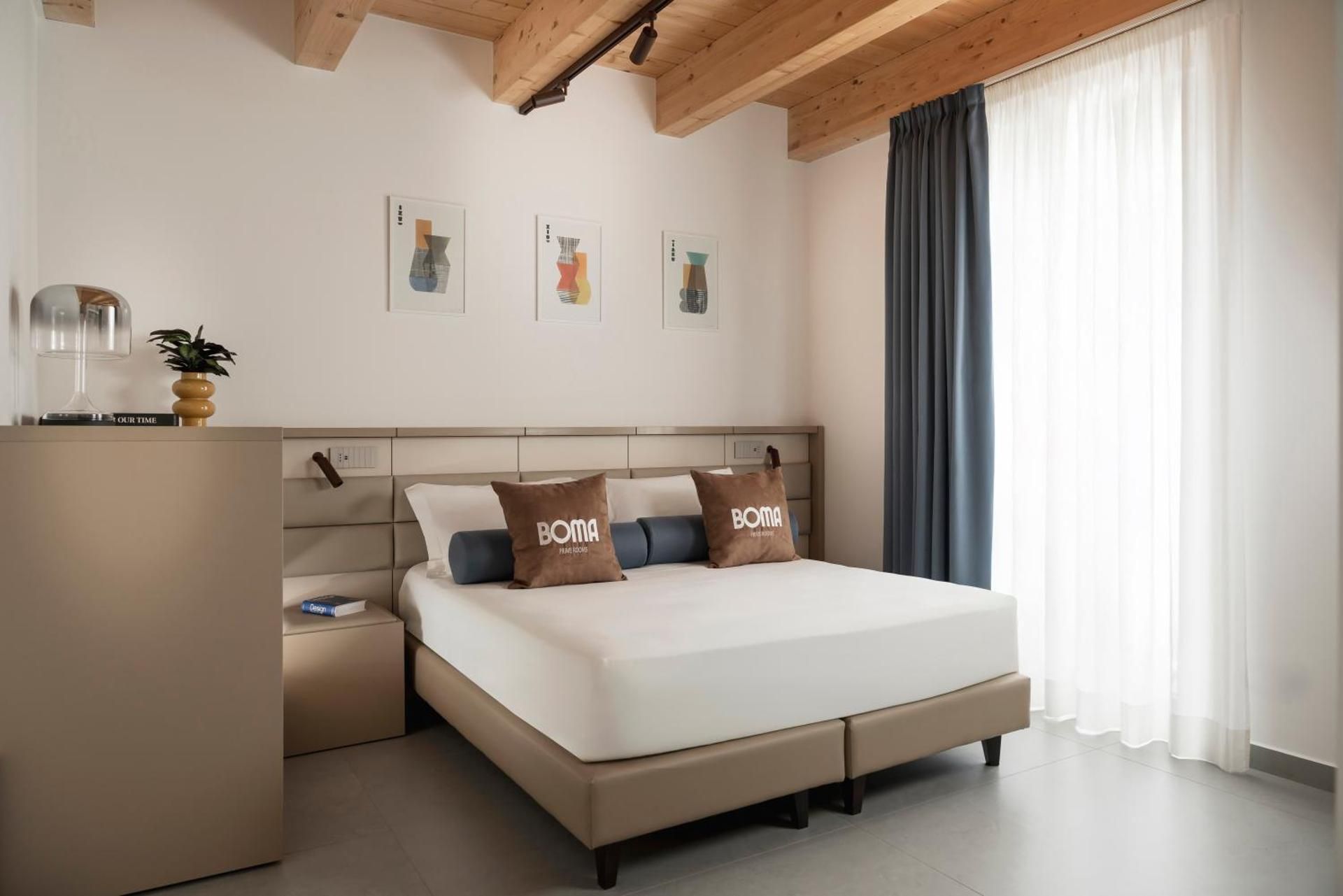 Deluxe Double or Twin Room with City View