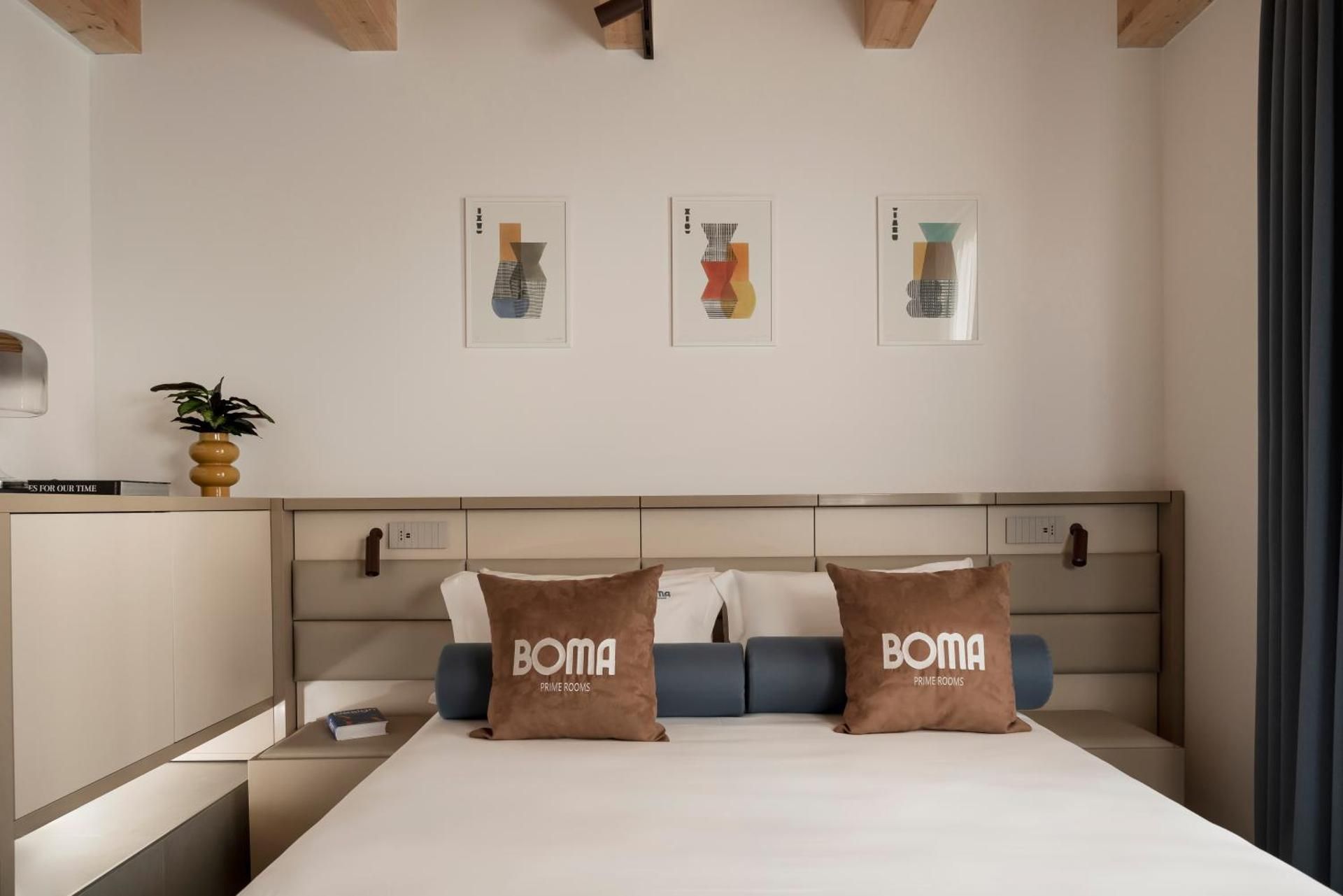 Deluxe Double or Twin Room with City View