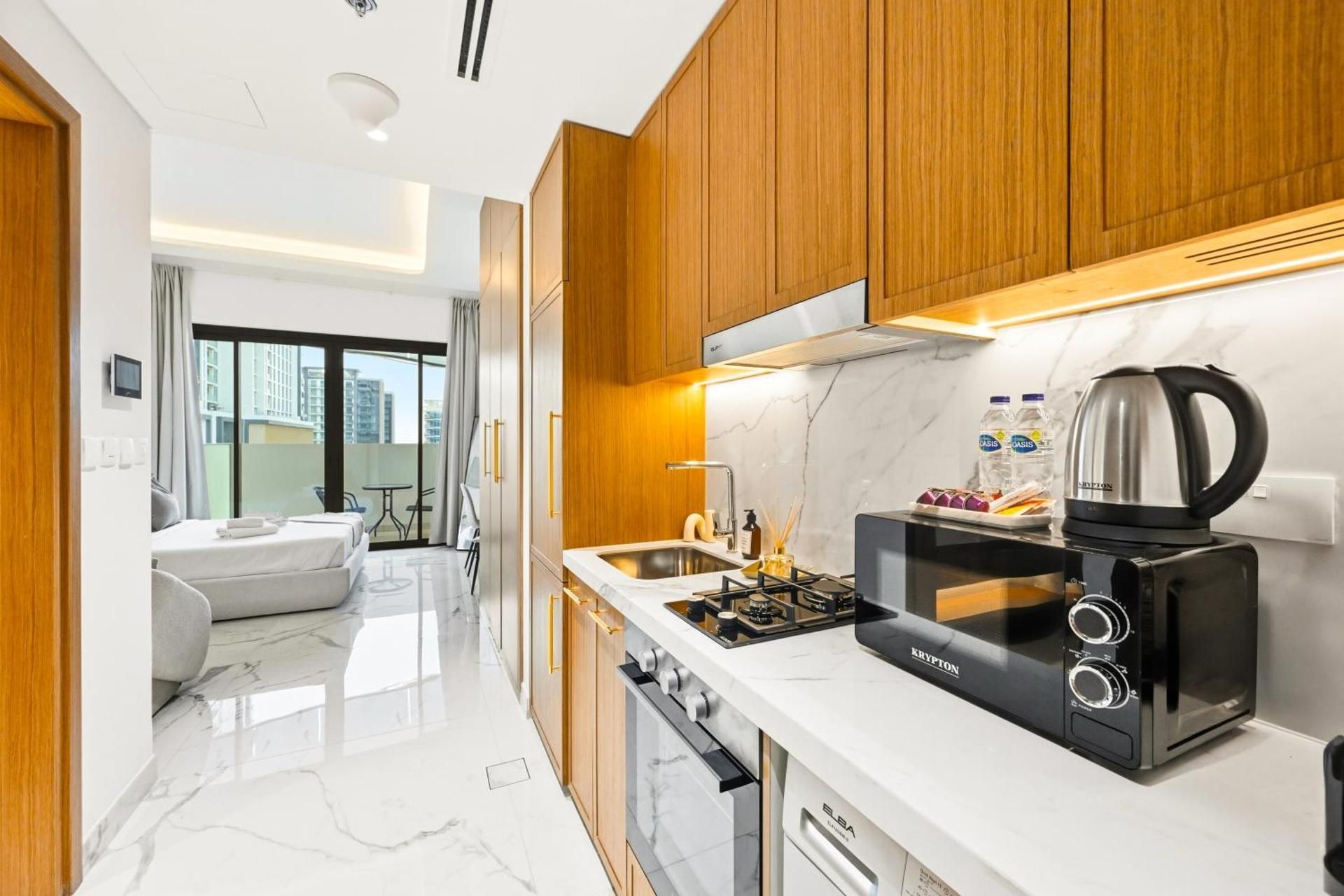 Studio Apartment with Queen Bed