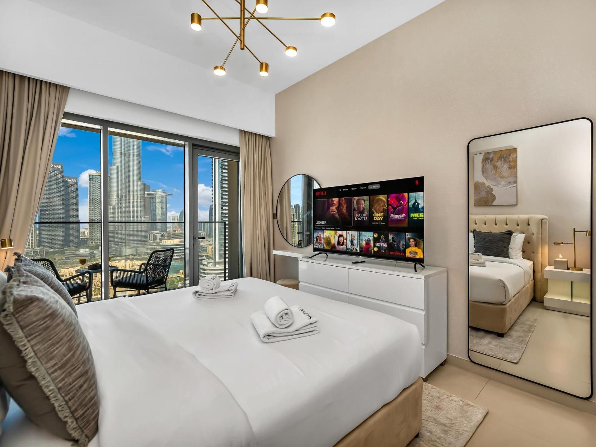 DELUXE APARTMENT