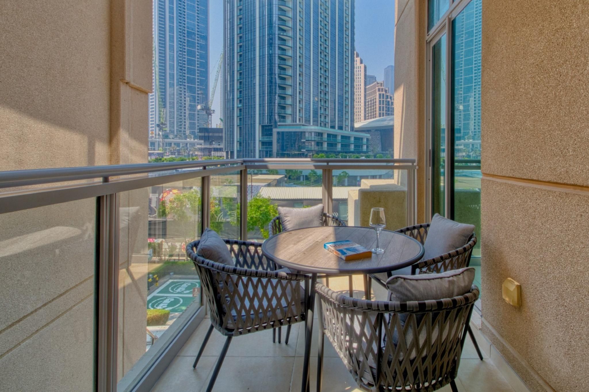 1 Bedroom Apartment with Balcony and Views