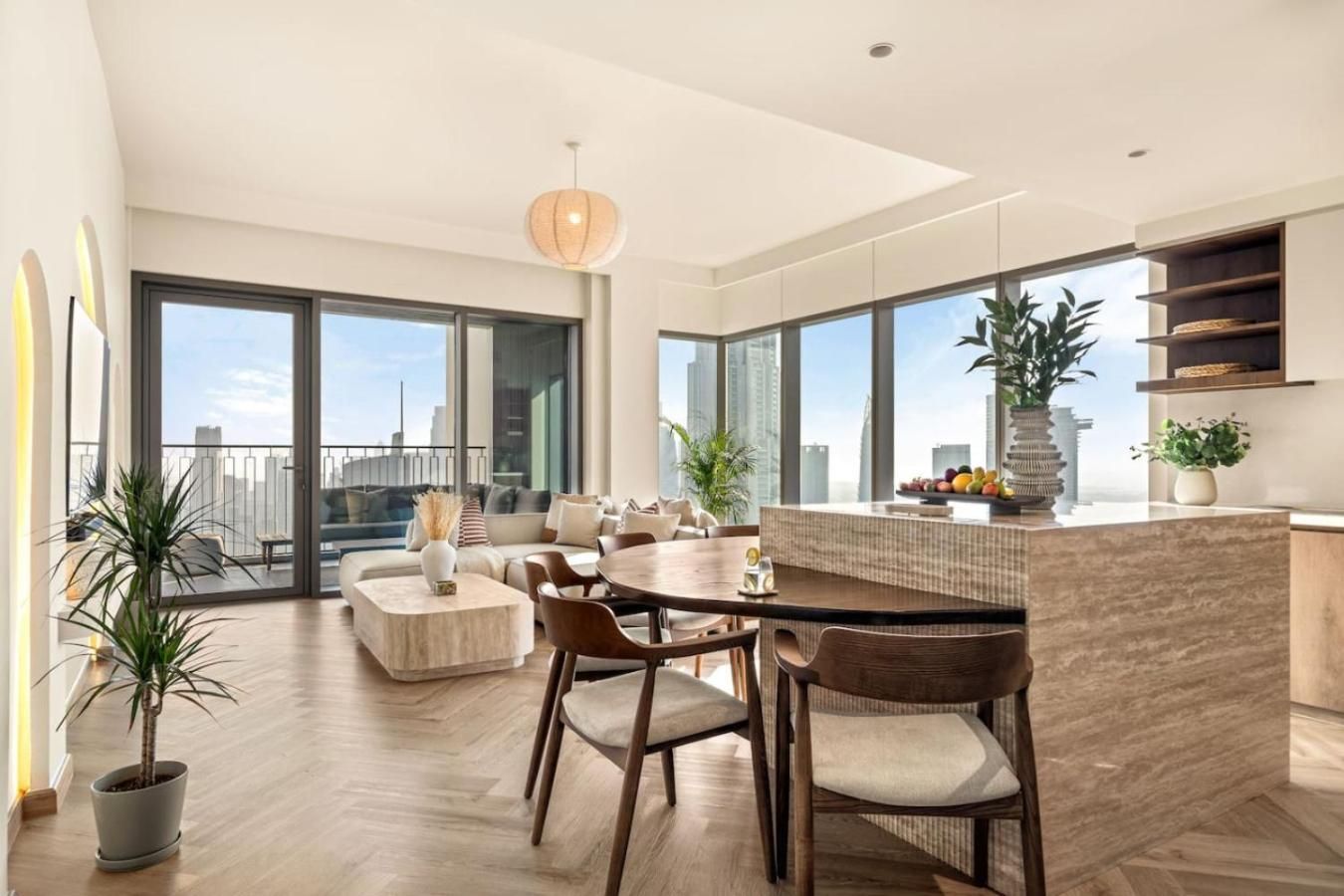 Four-Bedroom Apartment with Pool View
