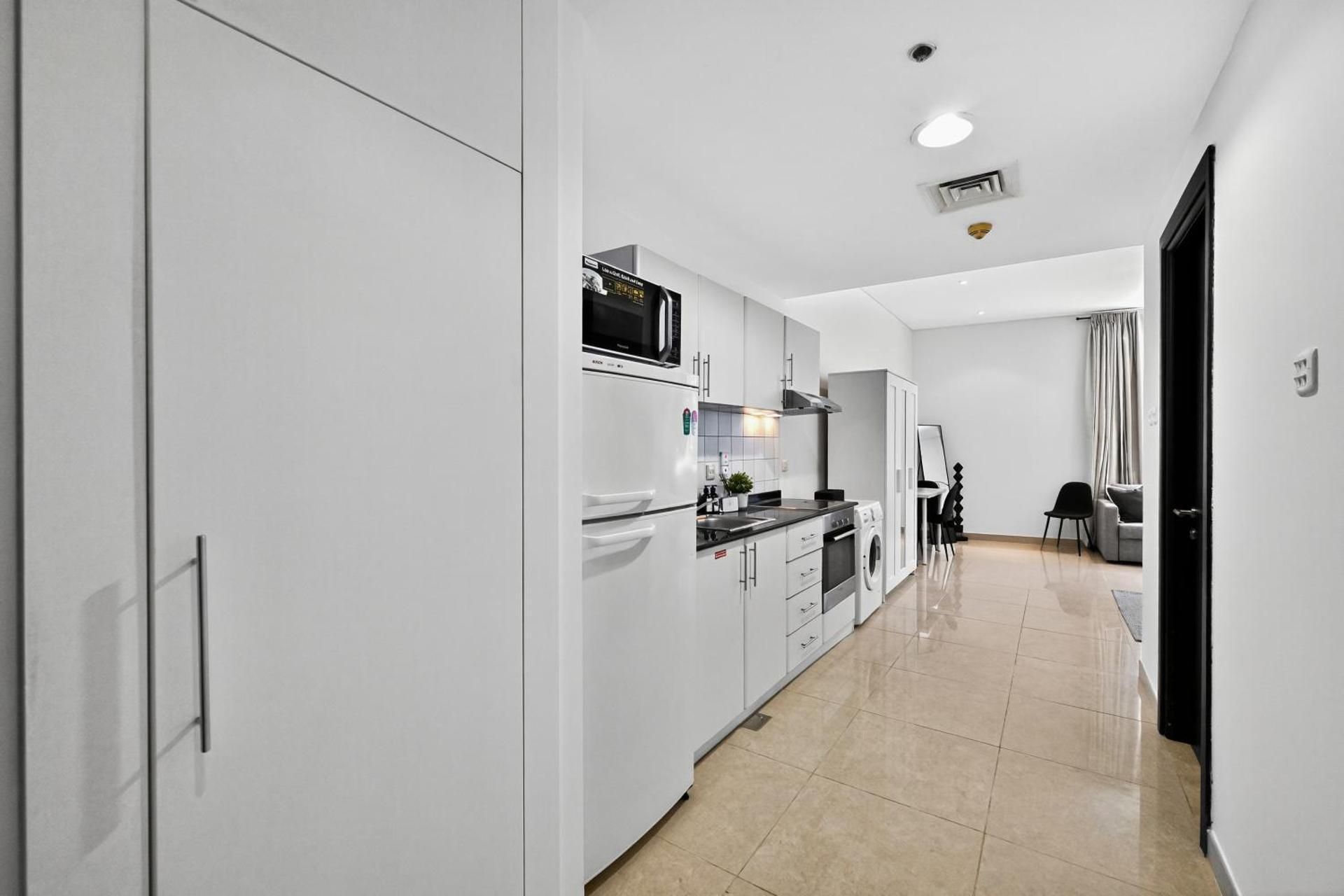 Studio Apartment with Queen Bed
