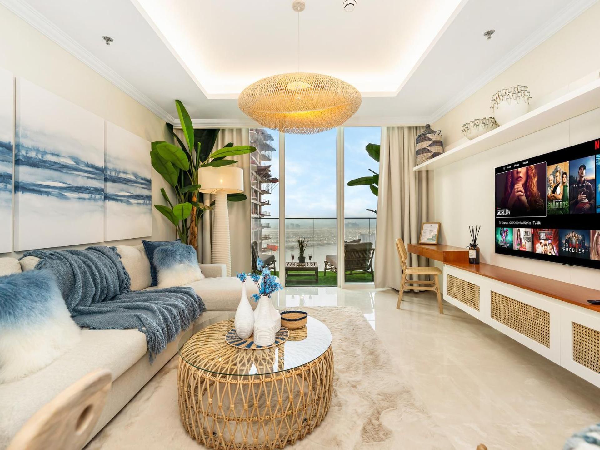 Deluxe One-Bedroom Apartment with Ocean View