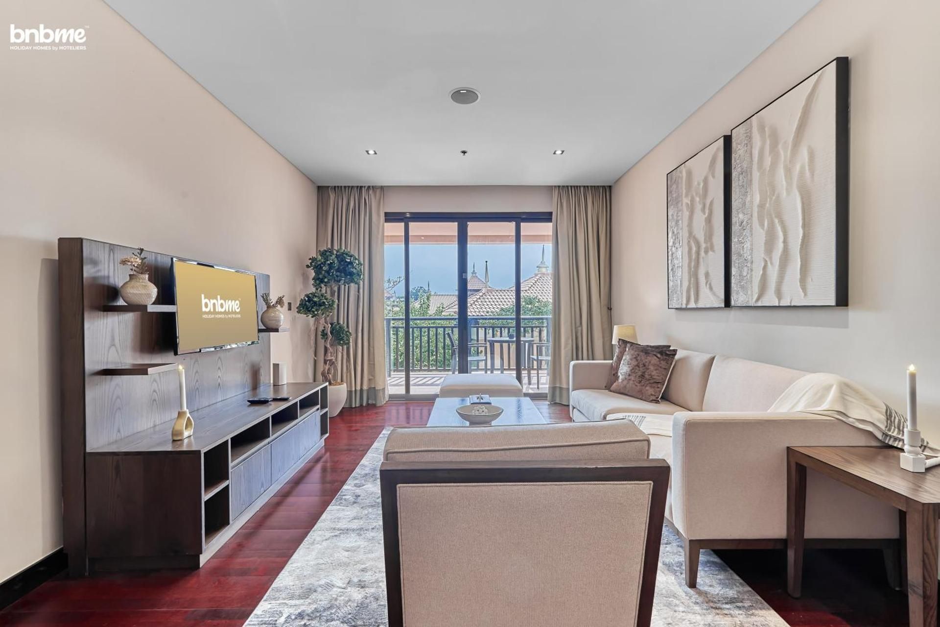 Two-Bedroom Deluxe Apartment with Balcony