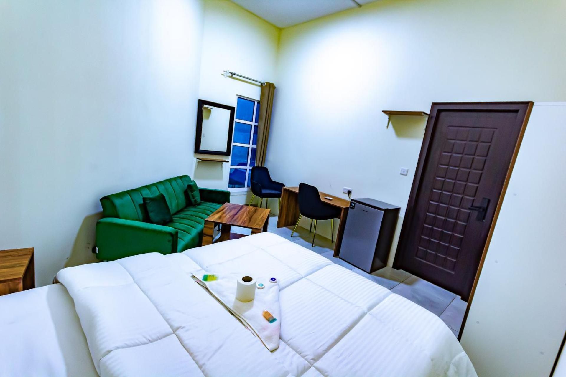 Standard Single Room with Shared Bathroom