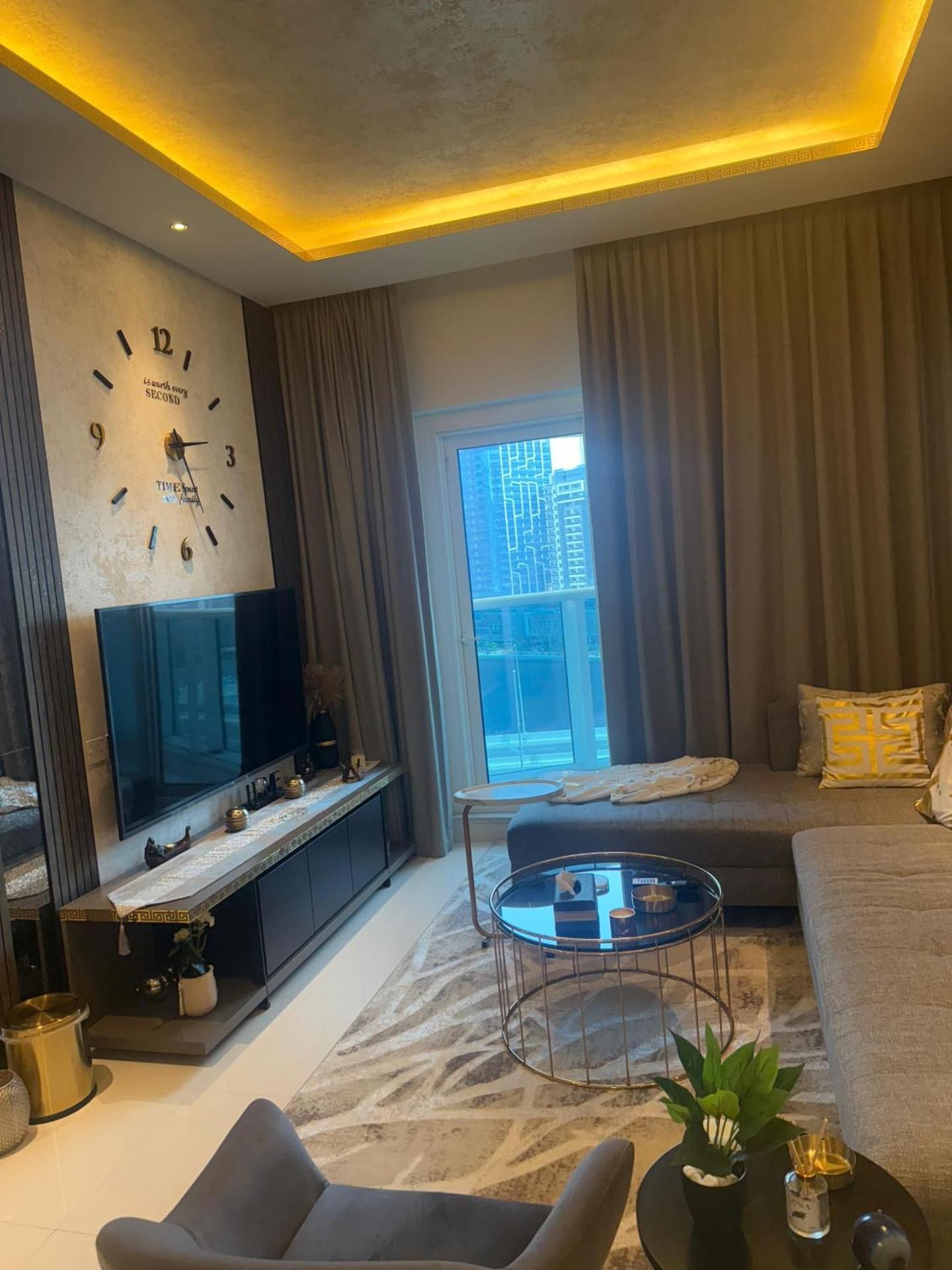 One-Bedroom Apartment with Bay View