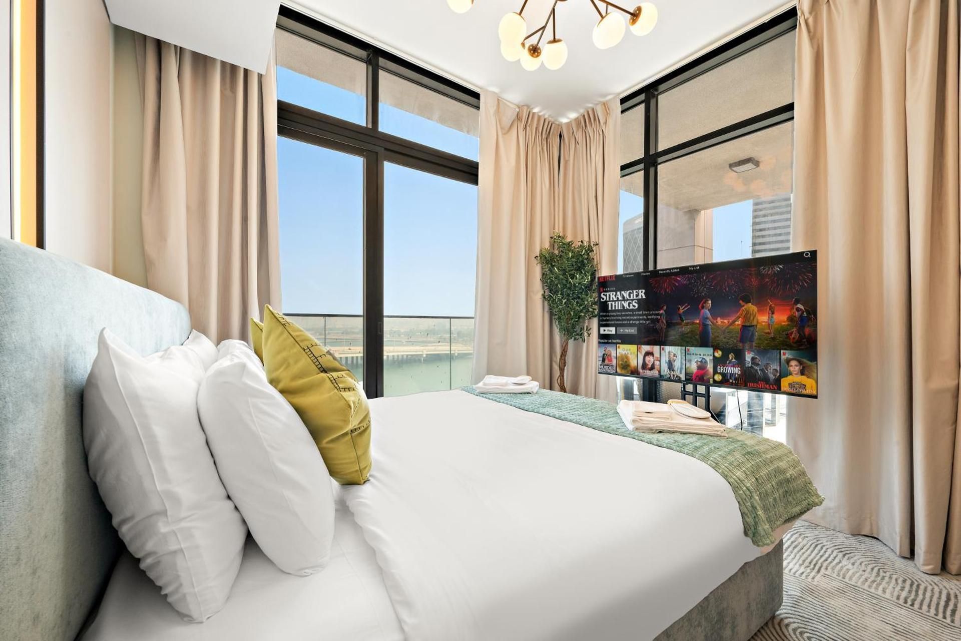 Three-Bedroom Apartment with Lake View