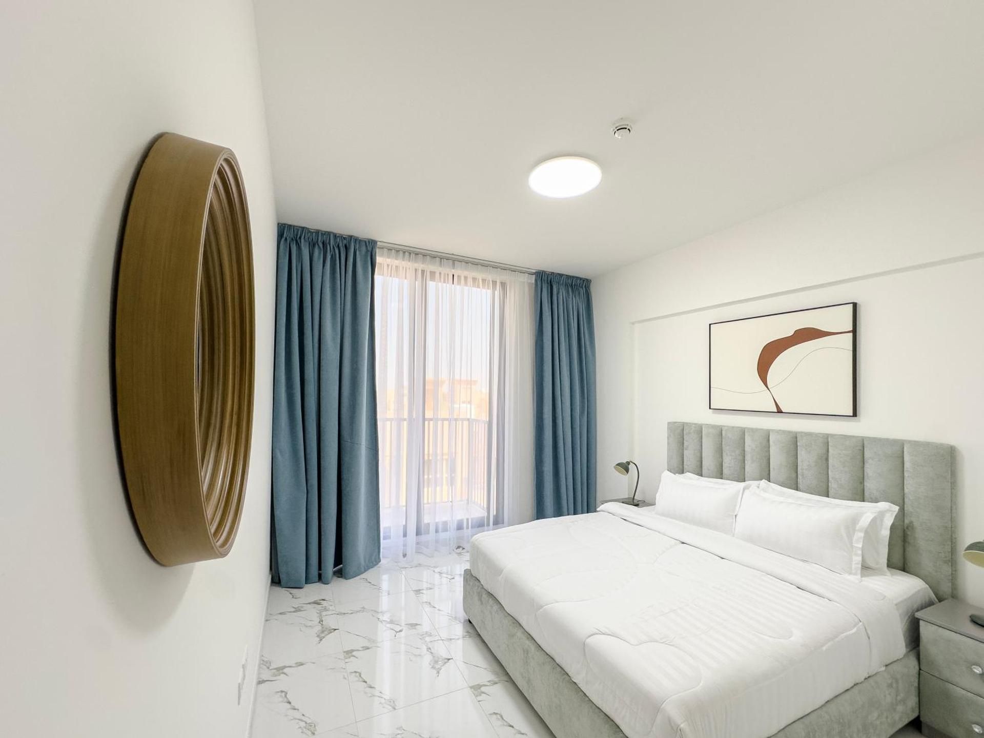 One-Bedroom Apartment with Balcony
