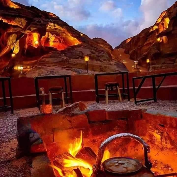 Relax Camp Wadi Rum Triple Room with Private Bathroom 3