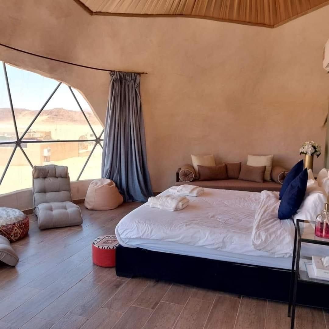 Family Room with Mountain View