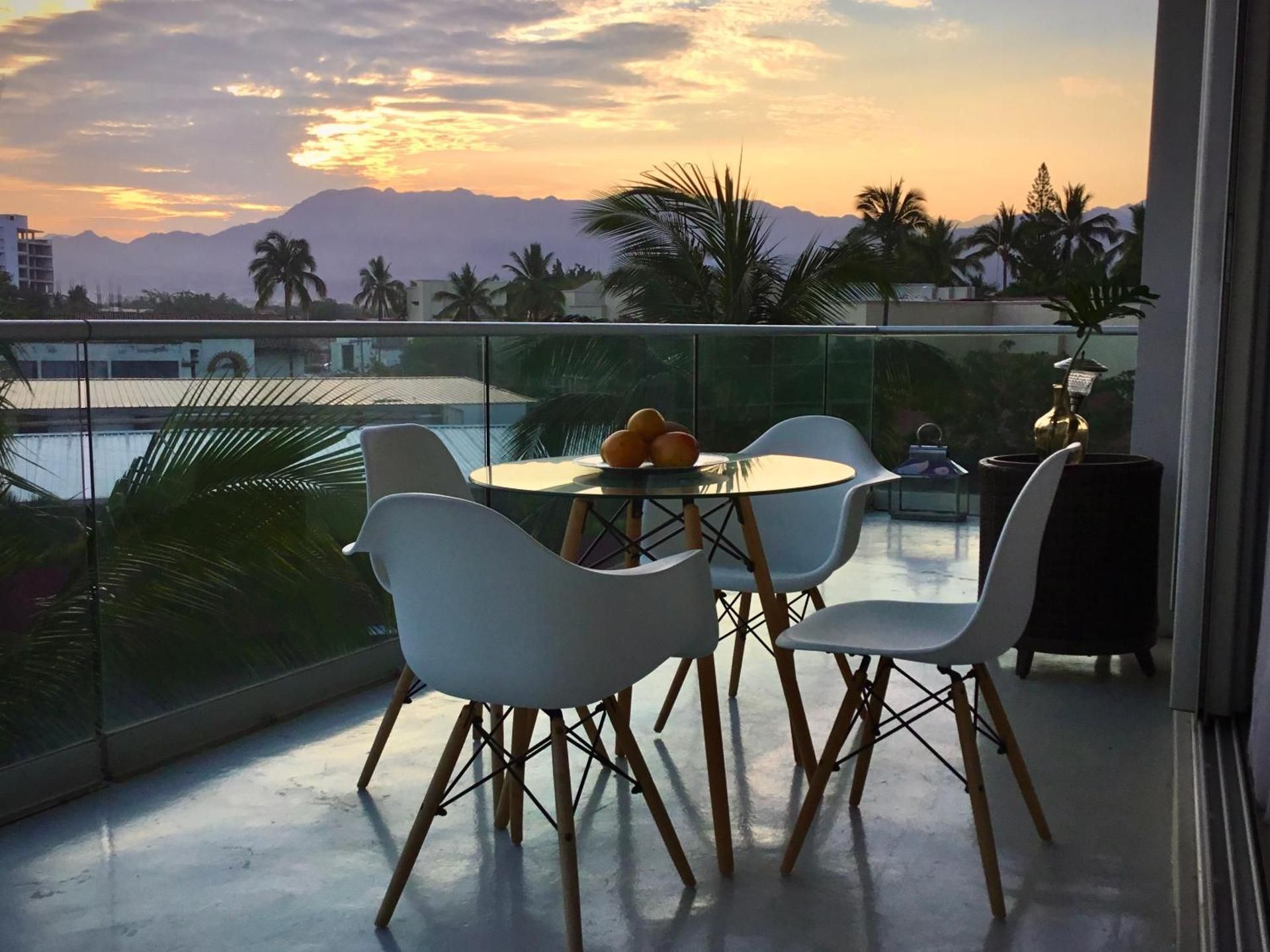 Apartment with Pool View 