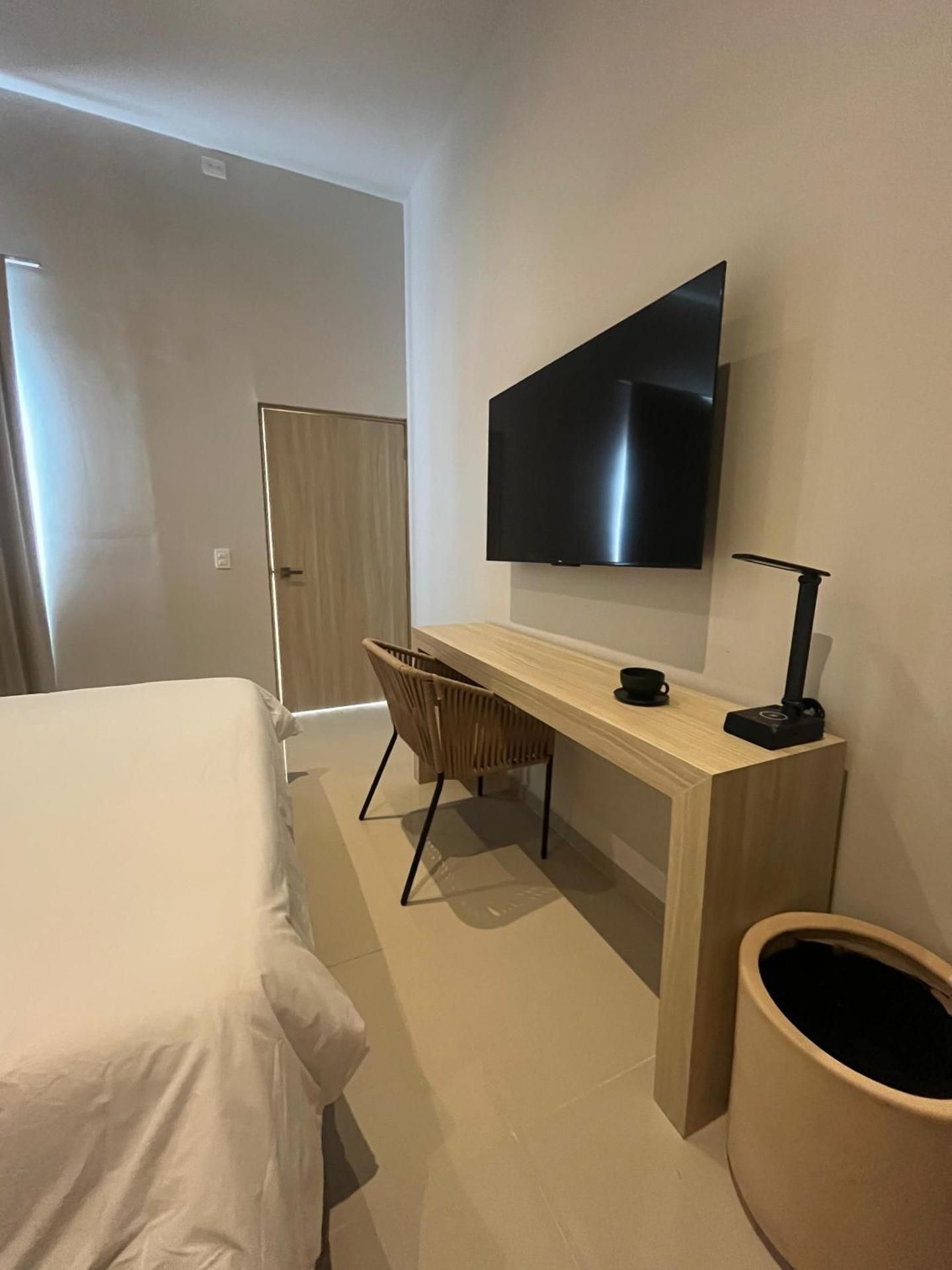 Classic One-Bedroom Apartment with King Bed