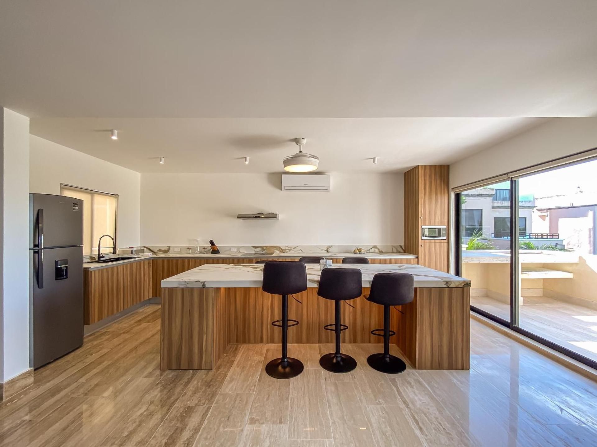 Deluxe Two-Bedroom Apartment with Garden View