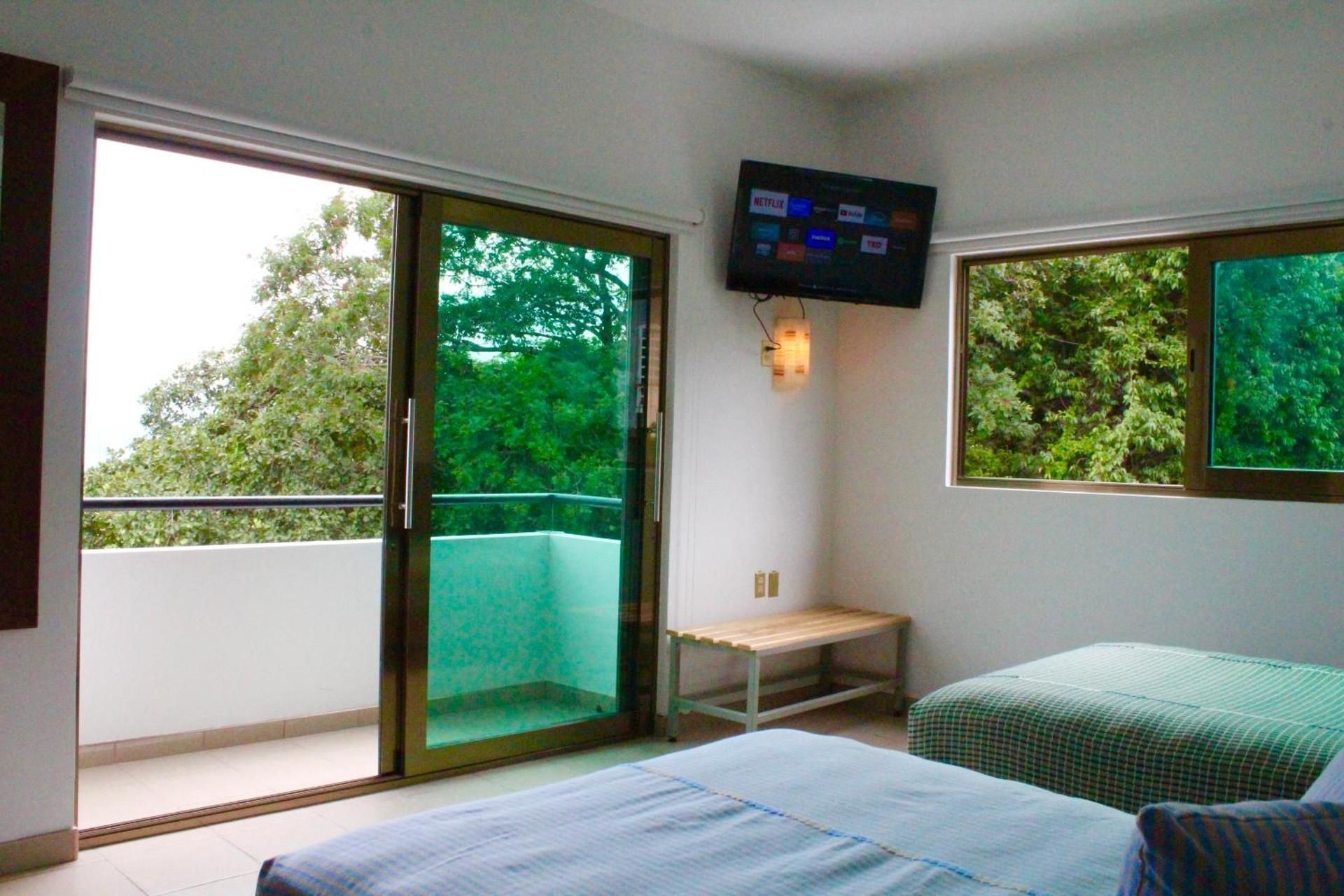 Hotel Monkey House Tuxtla Gutierrez Suite with Balcony