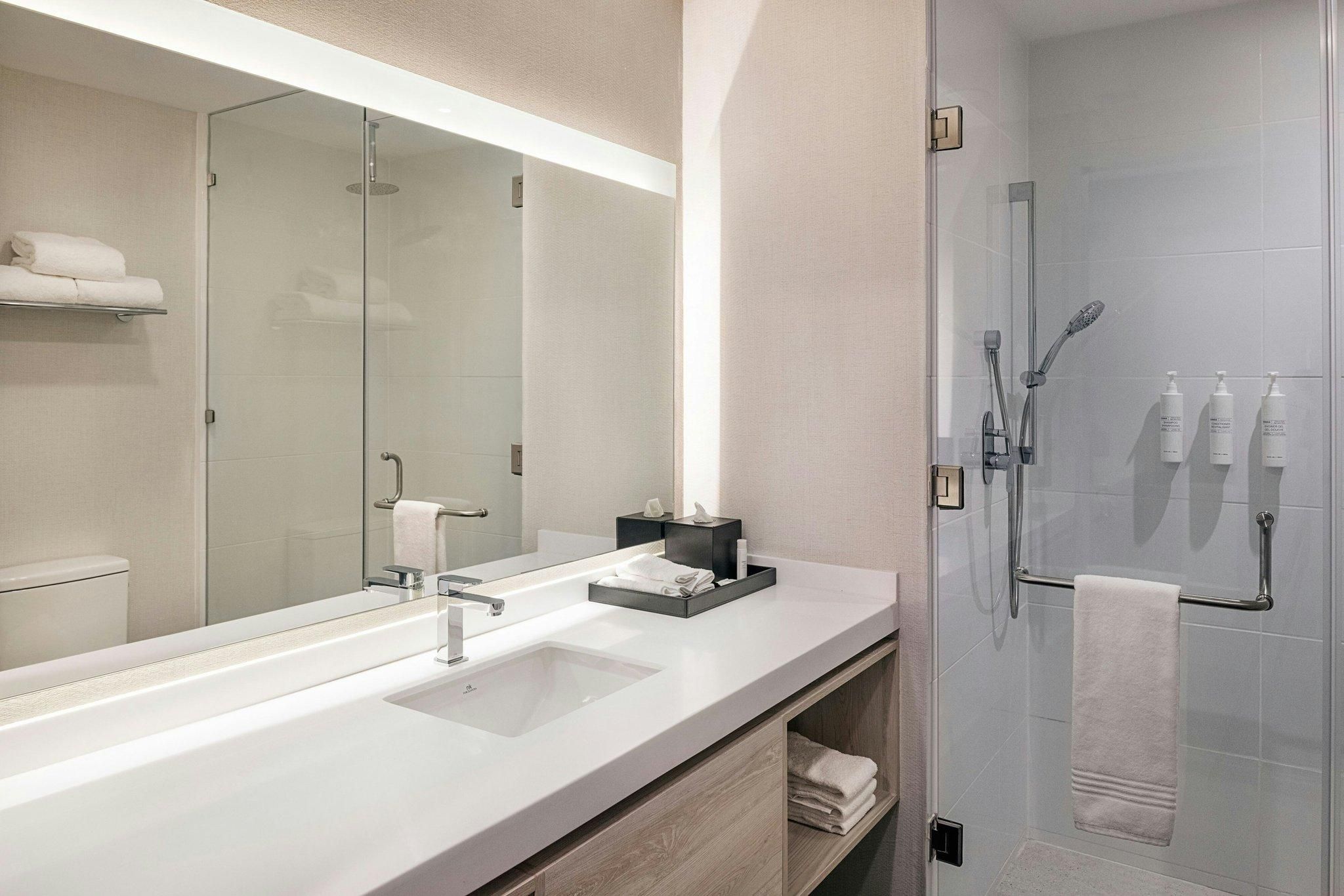 AC Double, Guest Room, 2 Queen