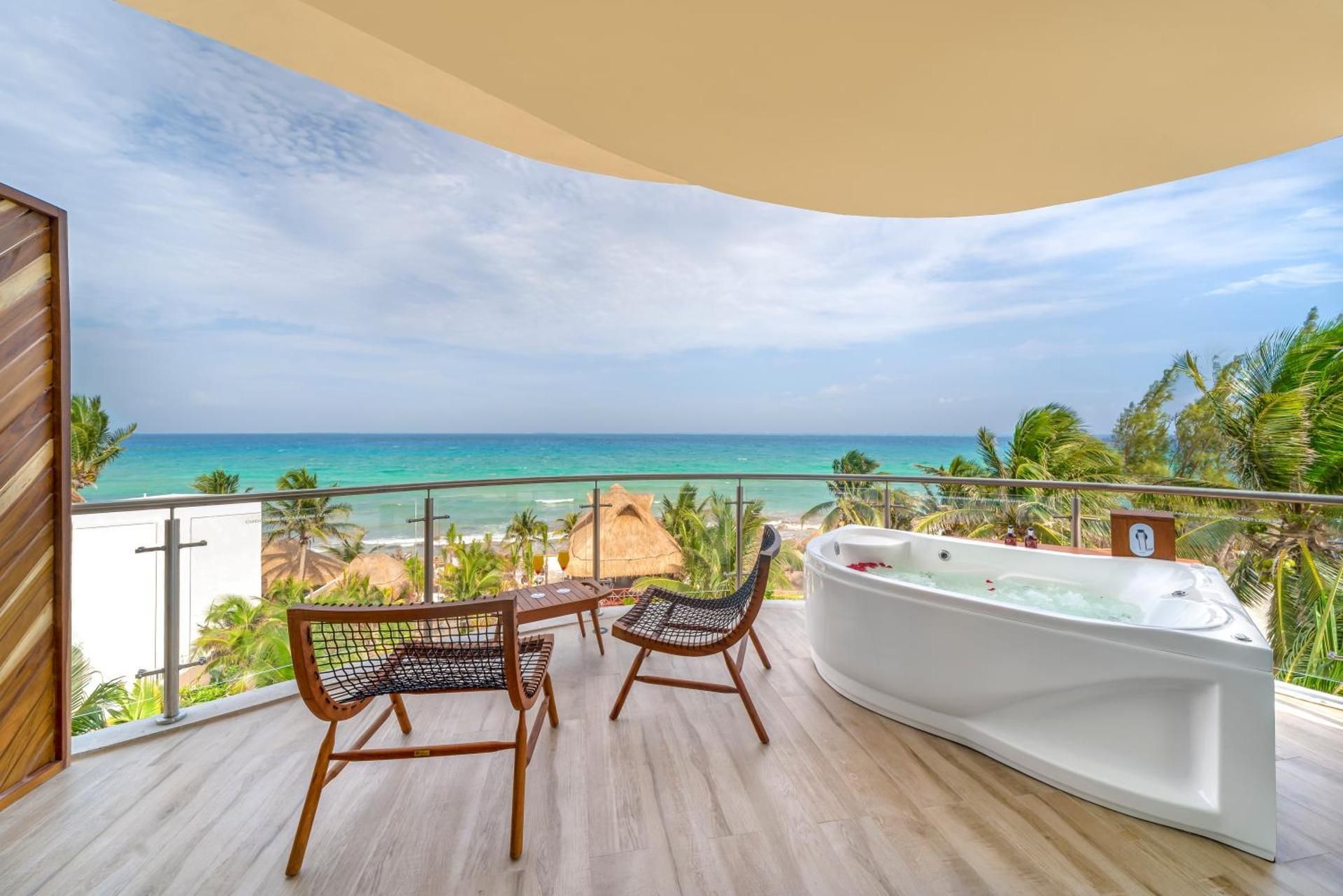 Premium Panorama Ocean Front