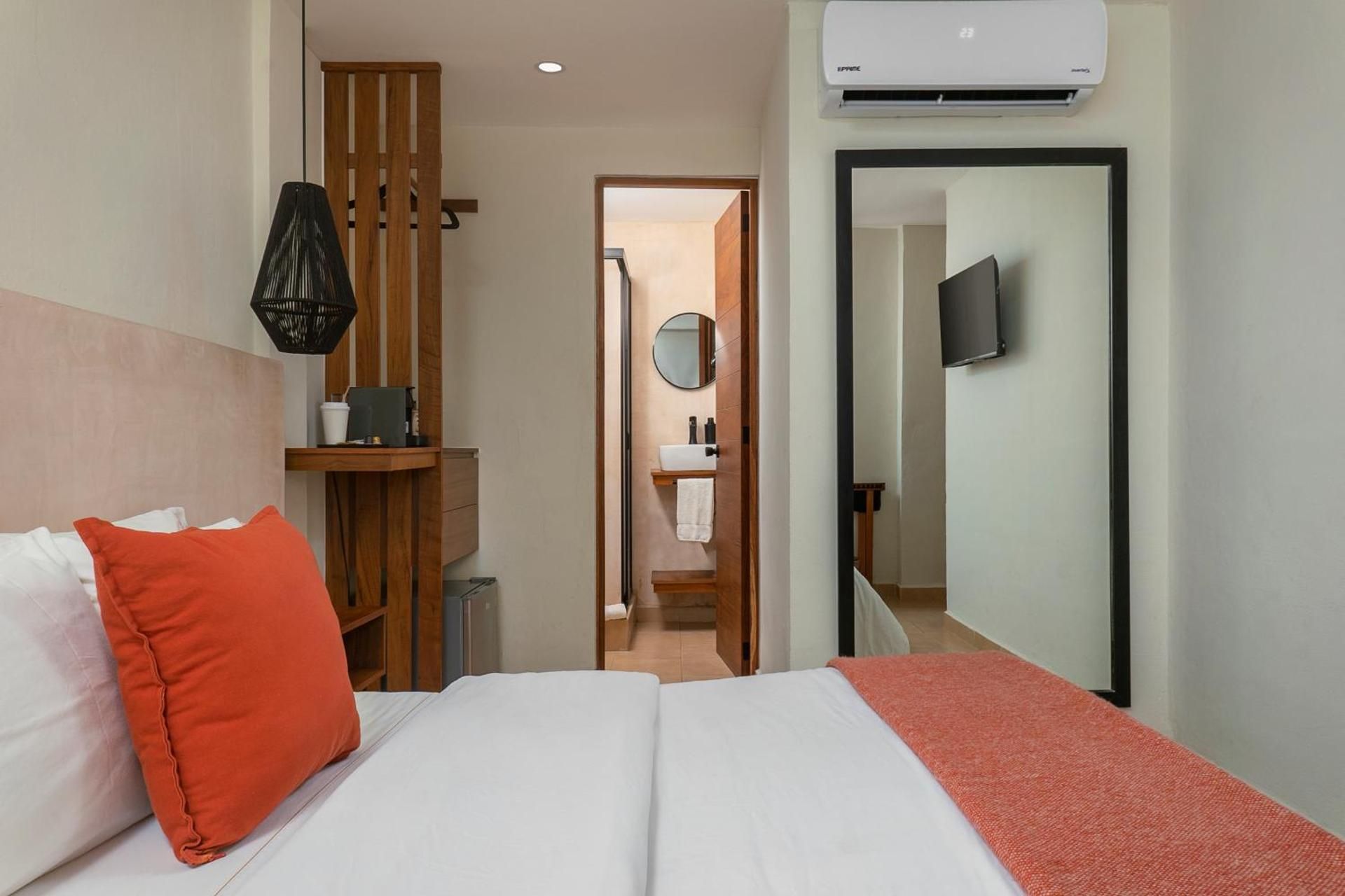 Queen Room with Pool View