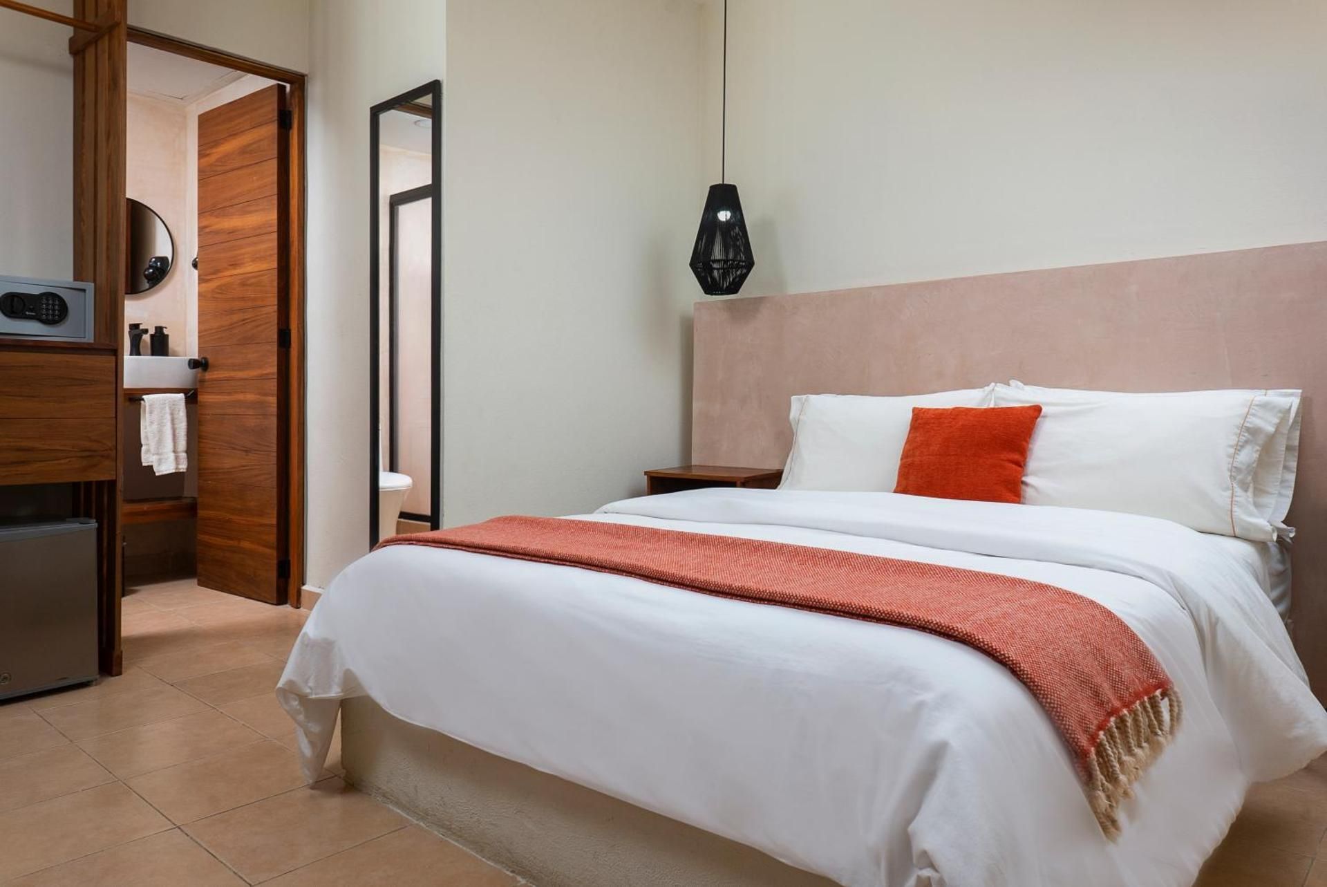 Deluxe Queen Room