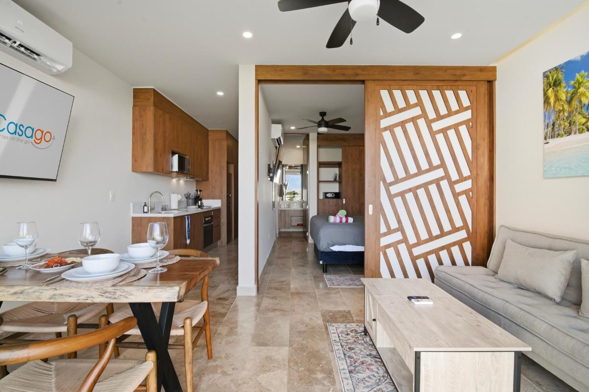 DELUXE APARTMENT
