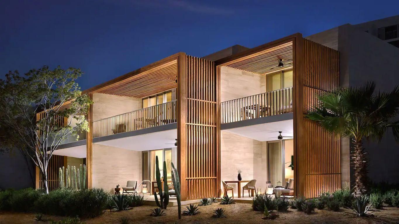 Deluxe Suite with Partial Ocean View and Terrace