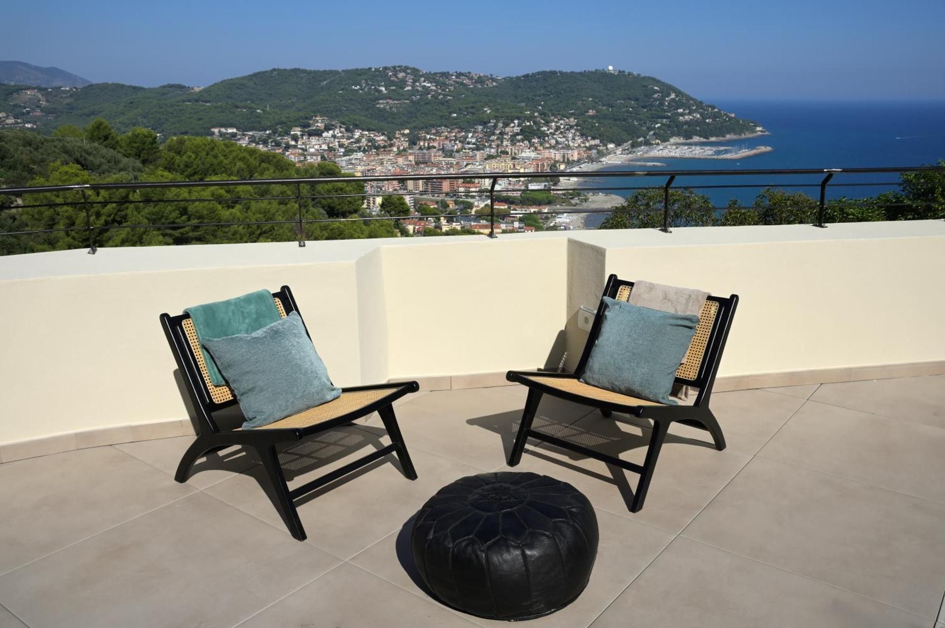 Deluxe Triple Room with Sea View