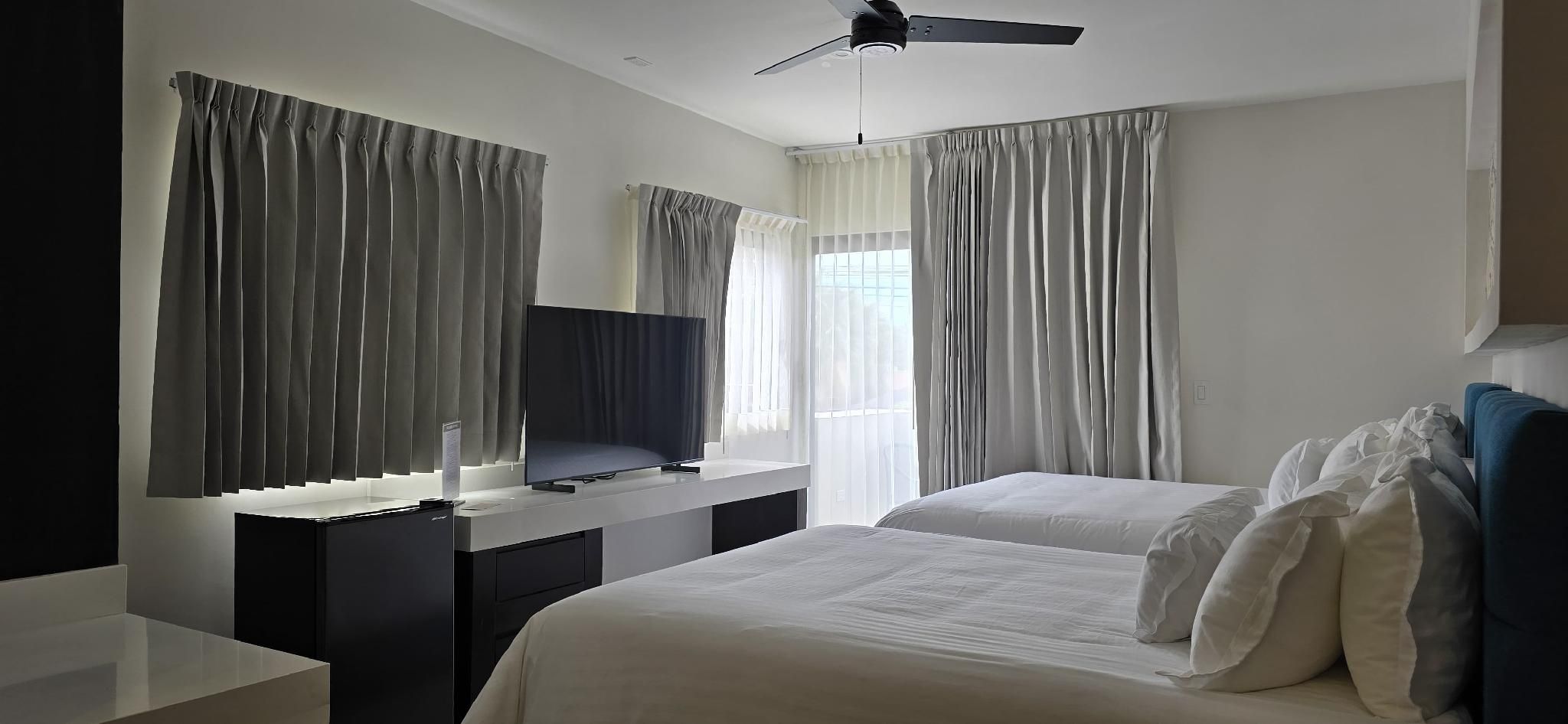 Double Queen Bed Room with View