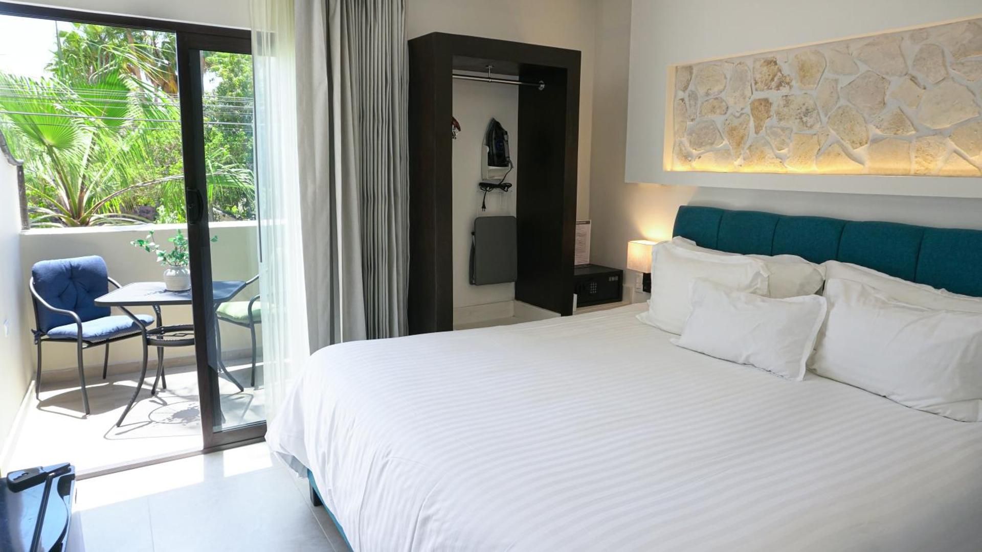 Double or Twin Room with City View