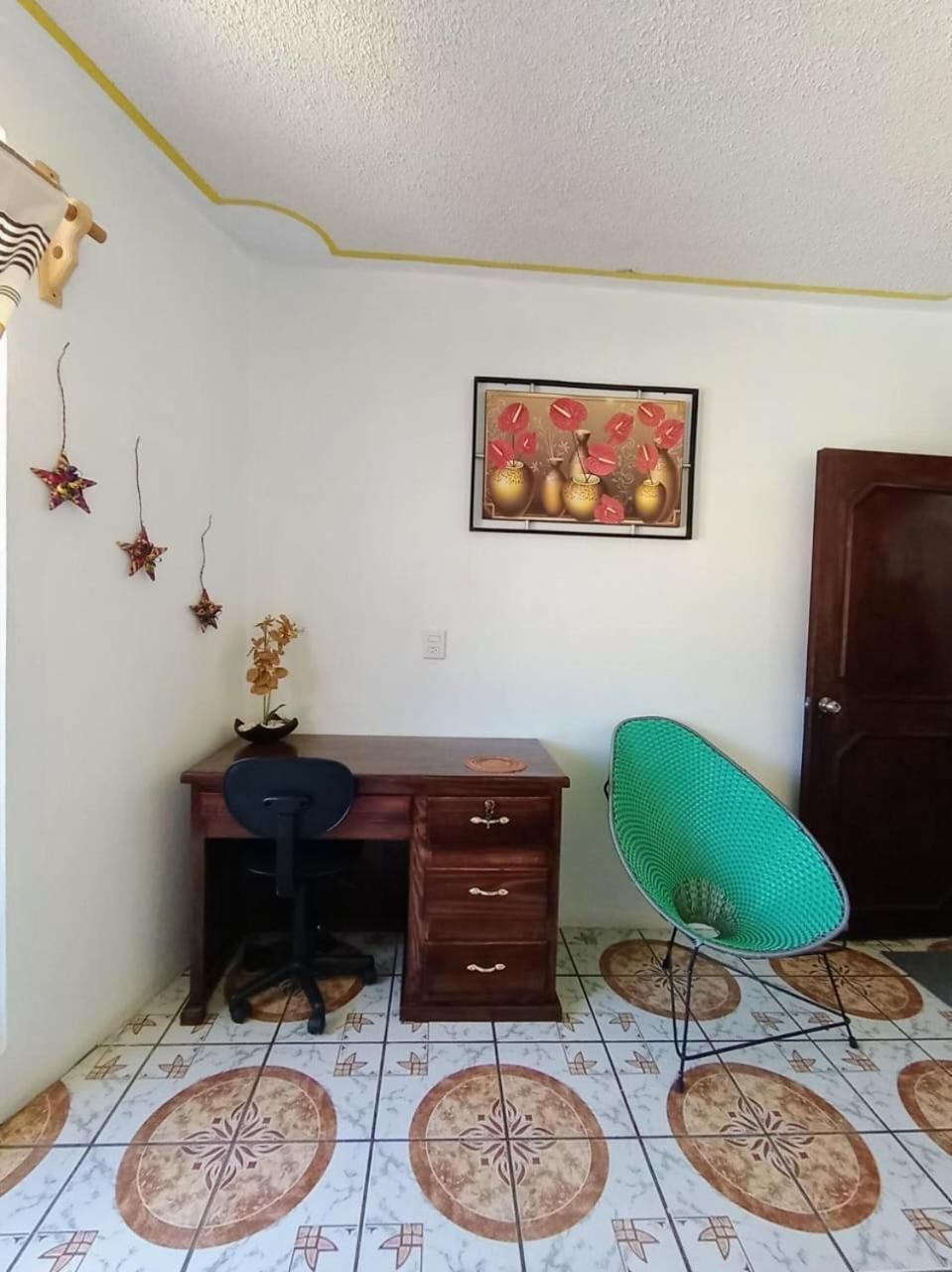 Single Room with Shared Bathroom