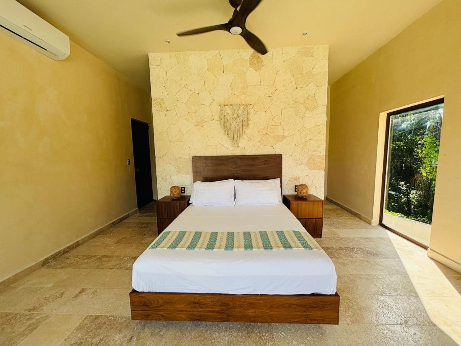 Queen Suite with Pool View