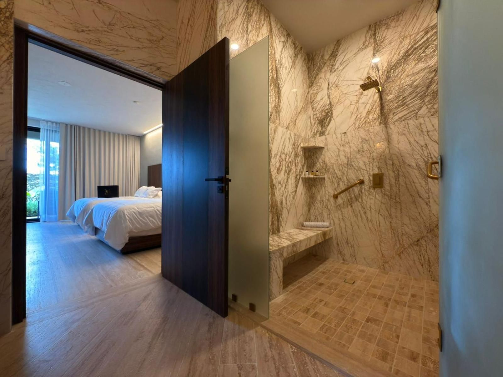 Suite with Mountain View