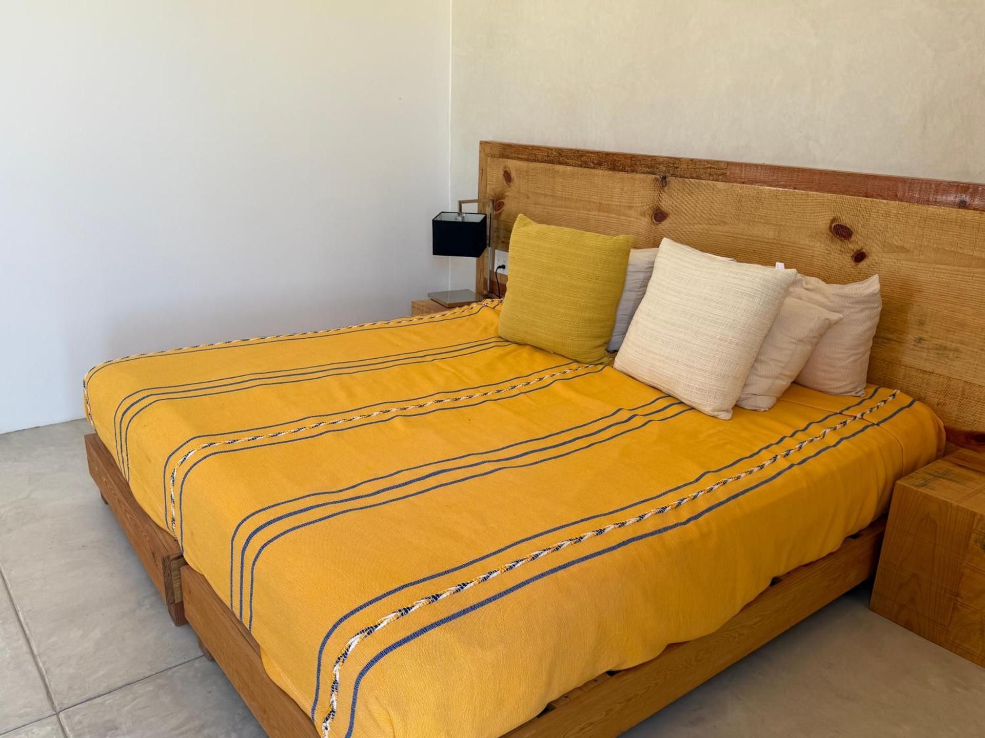 Classic One-Bedroom Apartment with King Bed