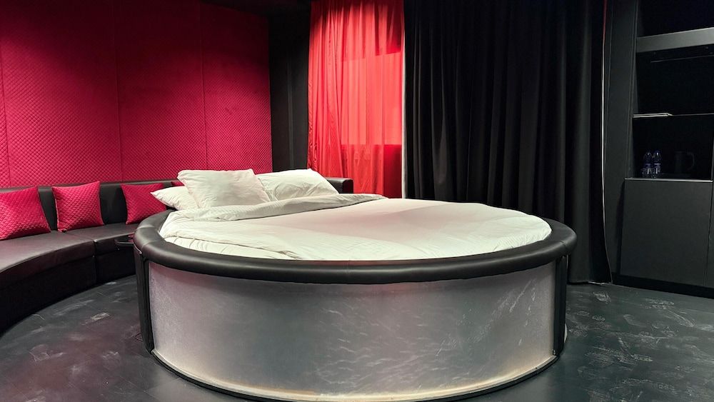 Honeymoon Room, Jetted Tub