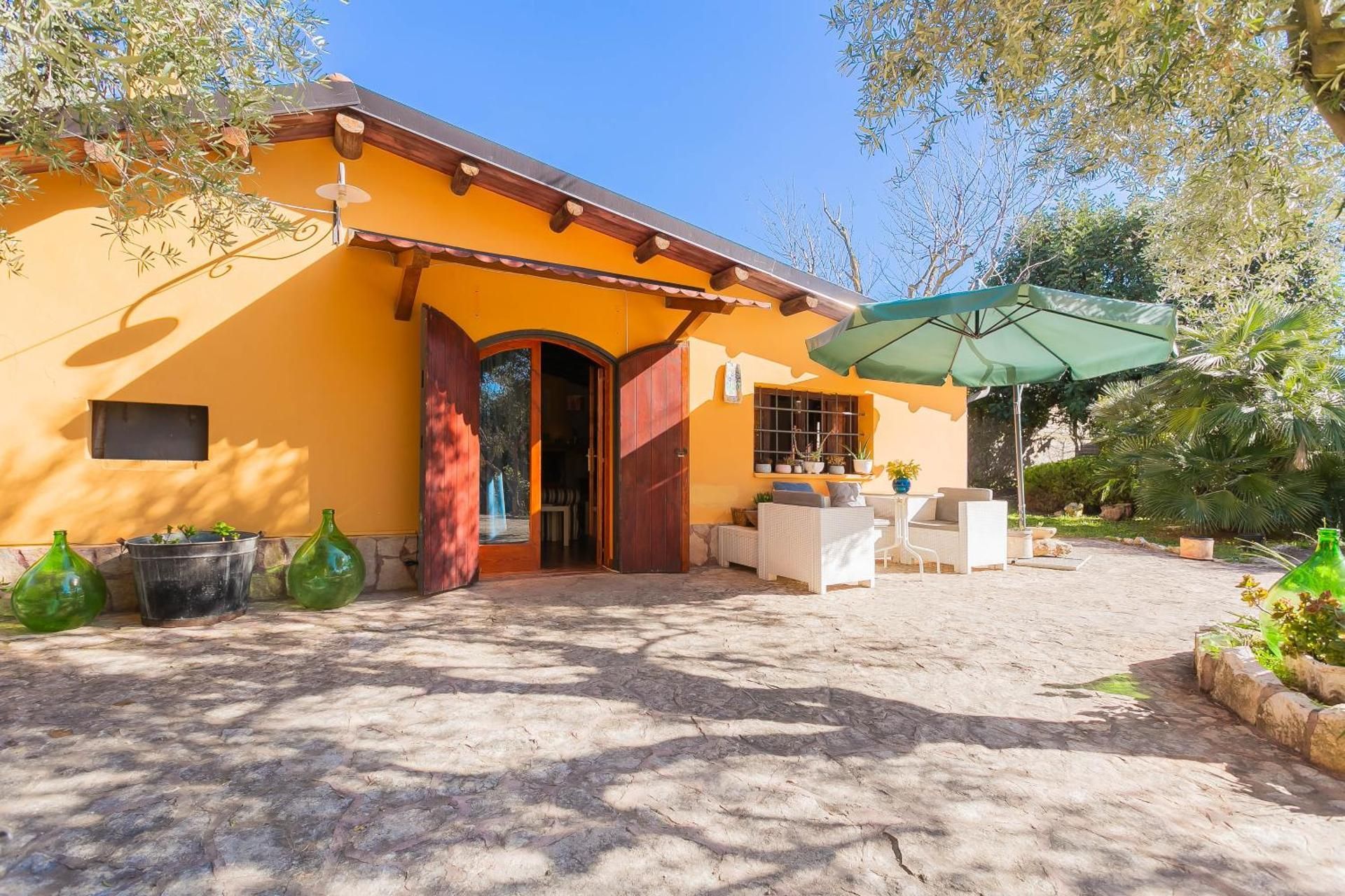 Aspromonte Yellow House
