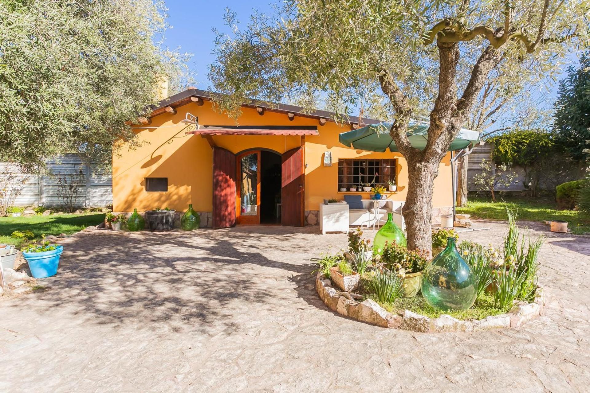 Aspromonte Yellow House