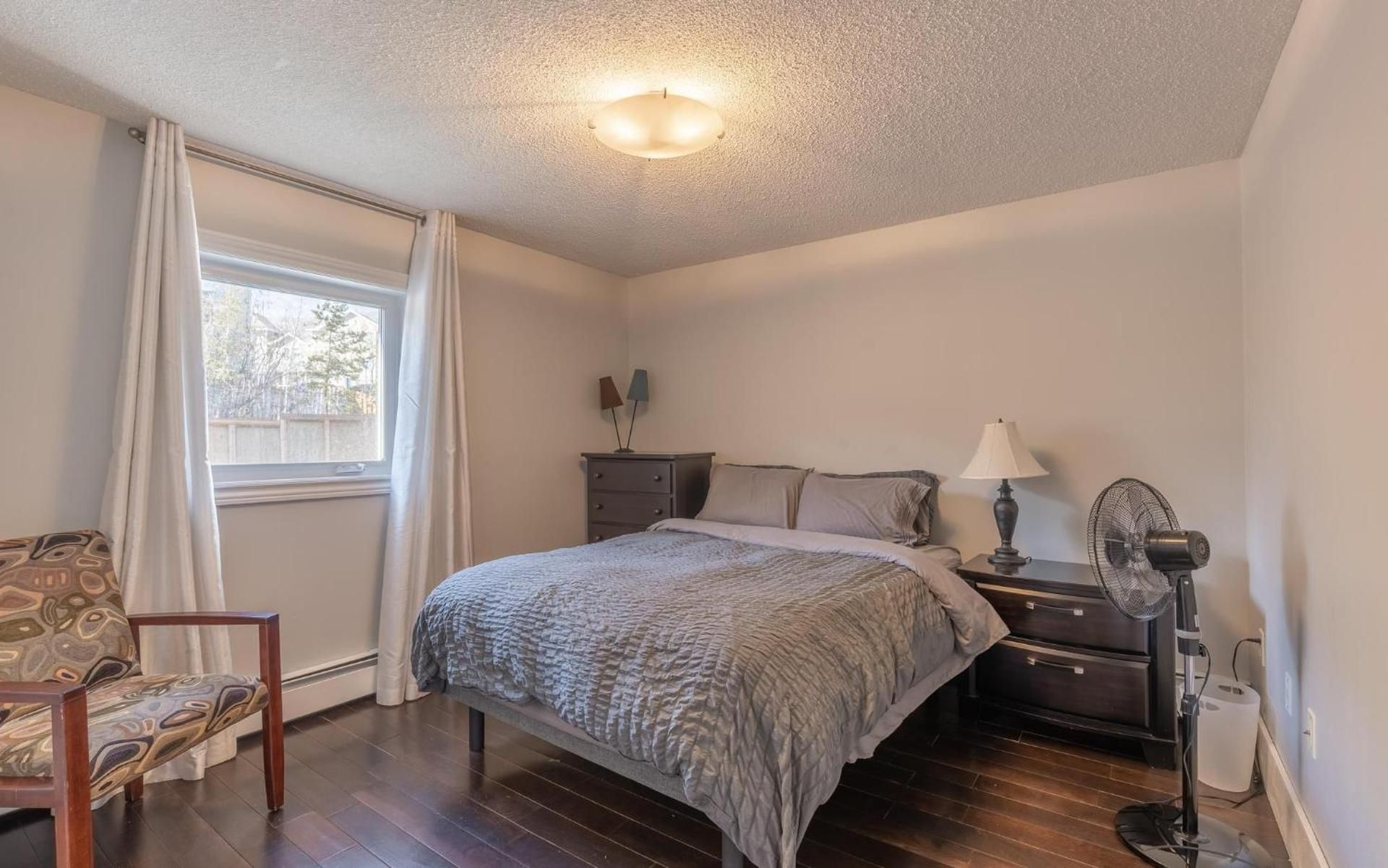 Queen Room with Pool View