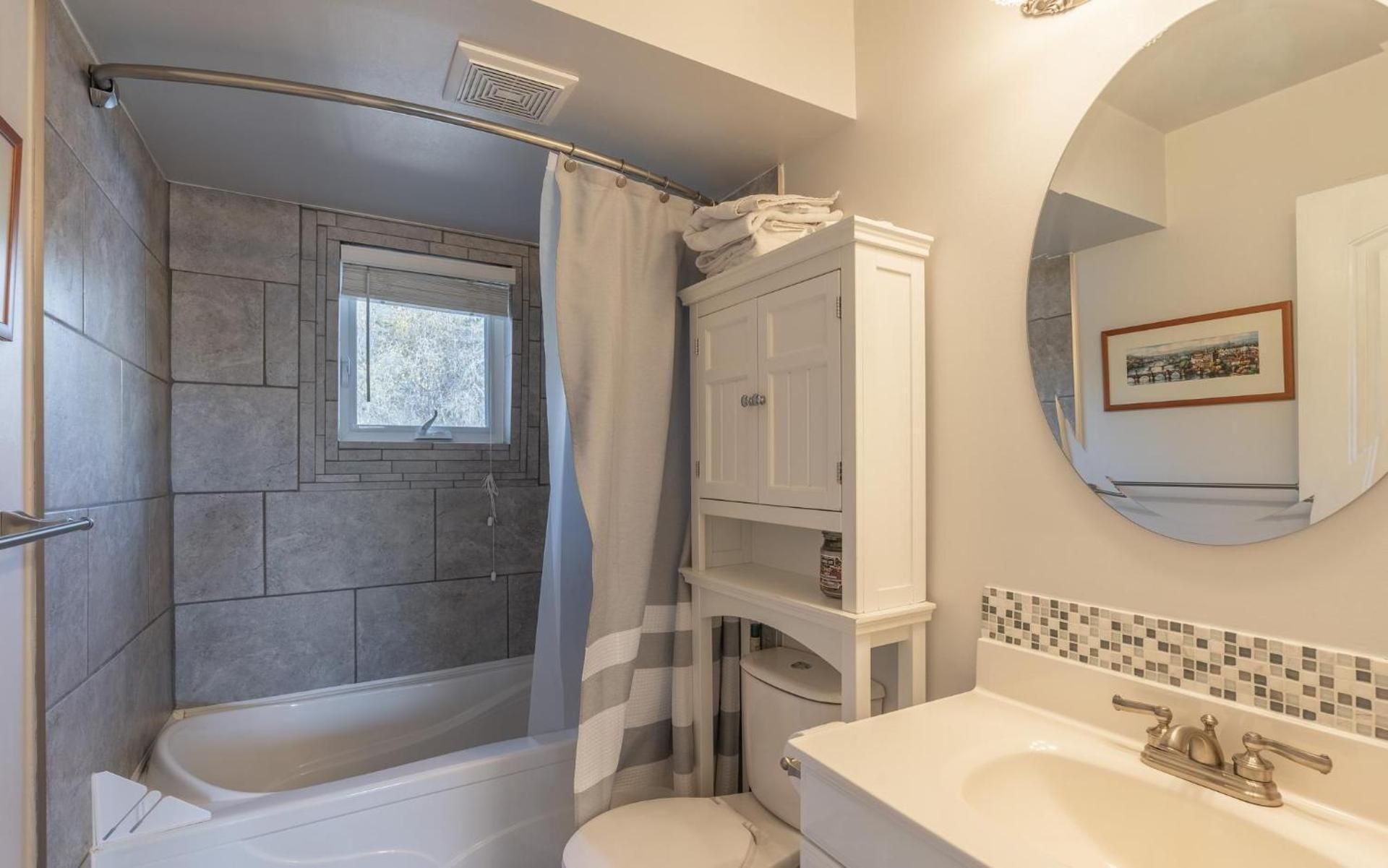 Queen Room with Pool View