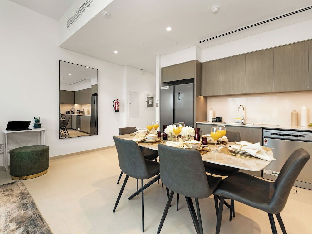 Delujo Stays - Grande Signature Residence