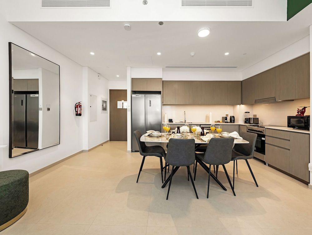 Delujo Stays - Grande Signature Residence