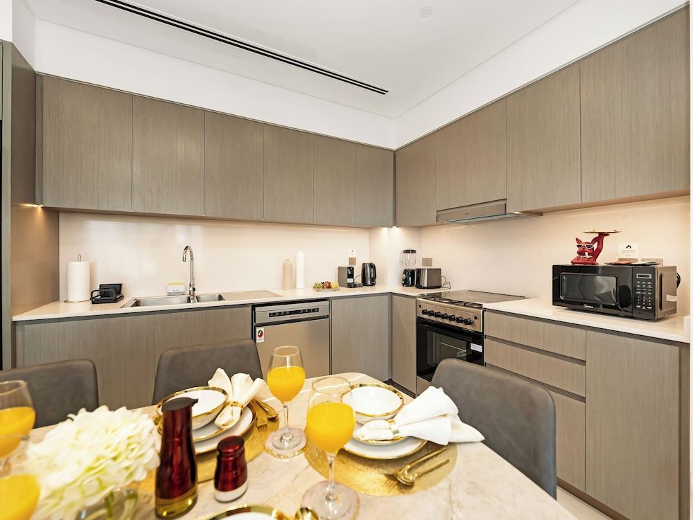 Delujo Stays - Grande Signature Residence