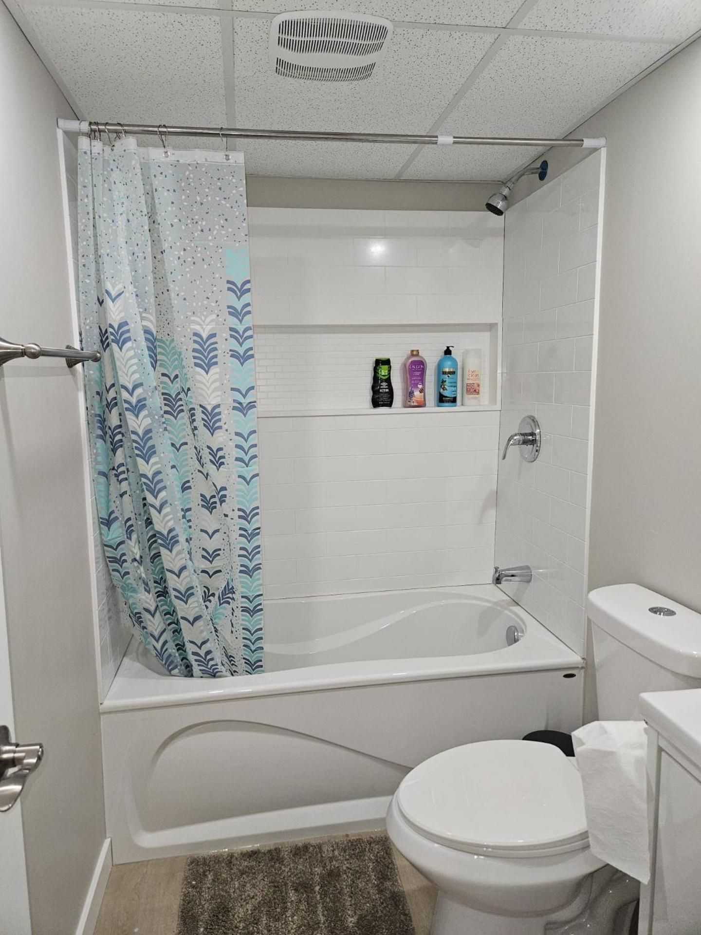 Jimmy Family Room with Private Bathroom 2