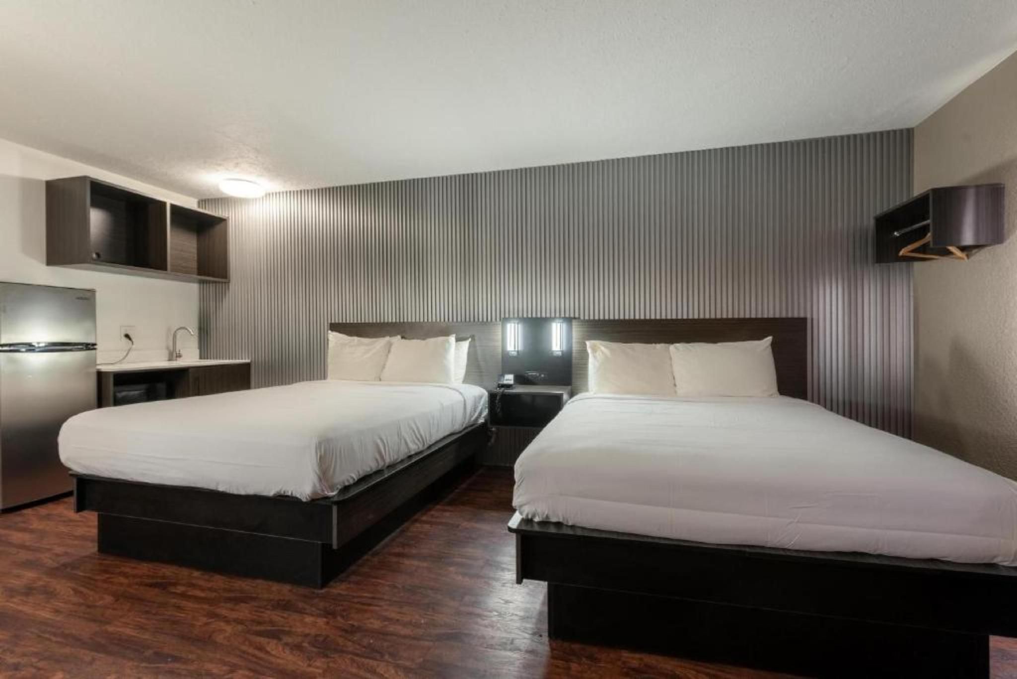 2 Full Beds Non-Smoking, Micfridge