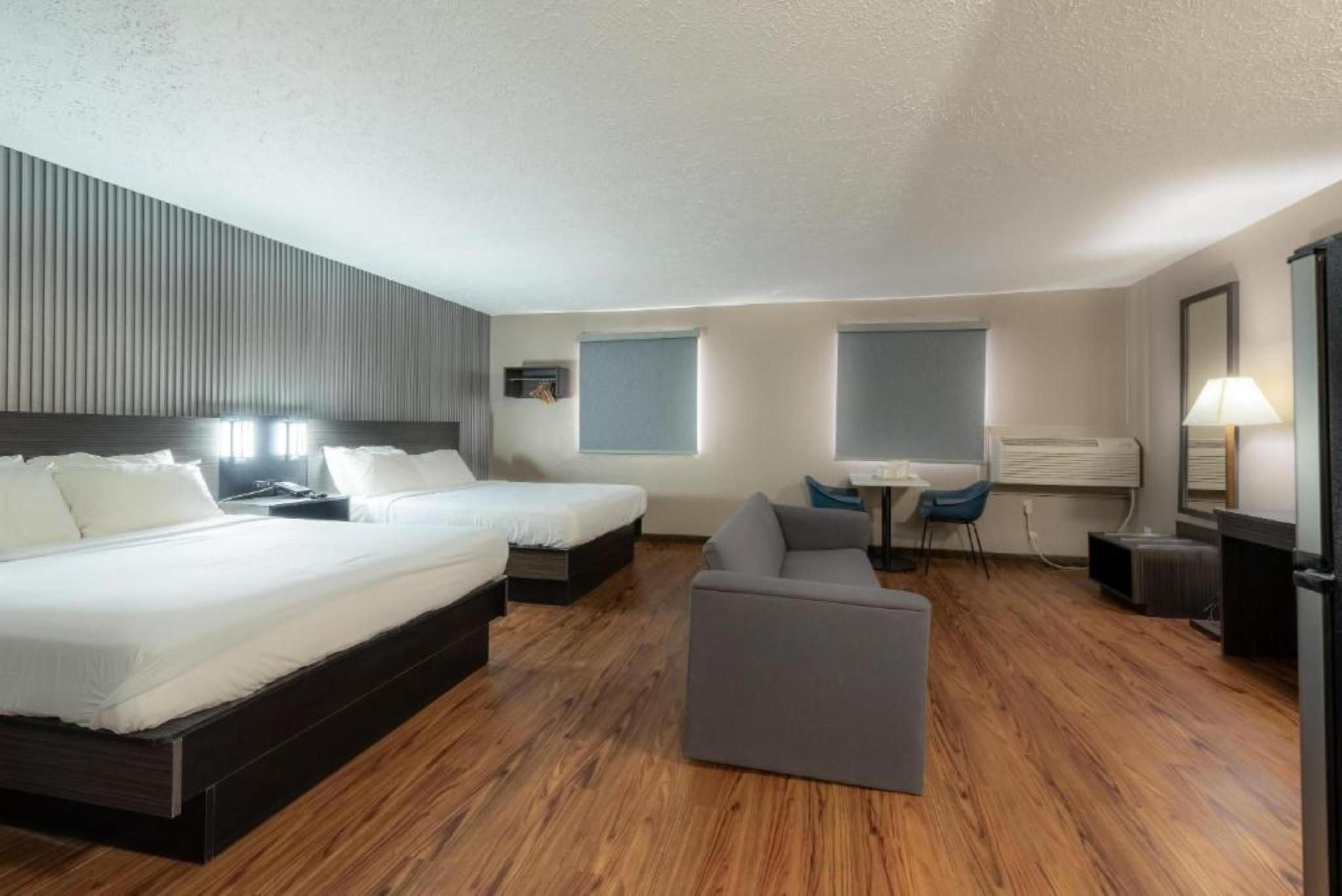 2 Full Beds Non-Smoking, Micfridge