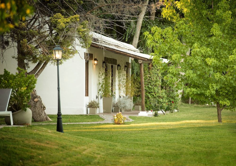 Postales by DOT Boutique