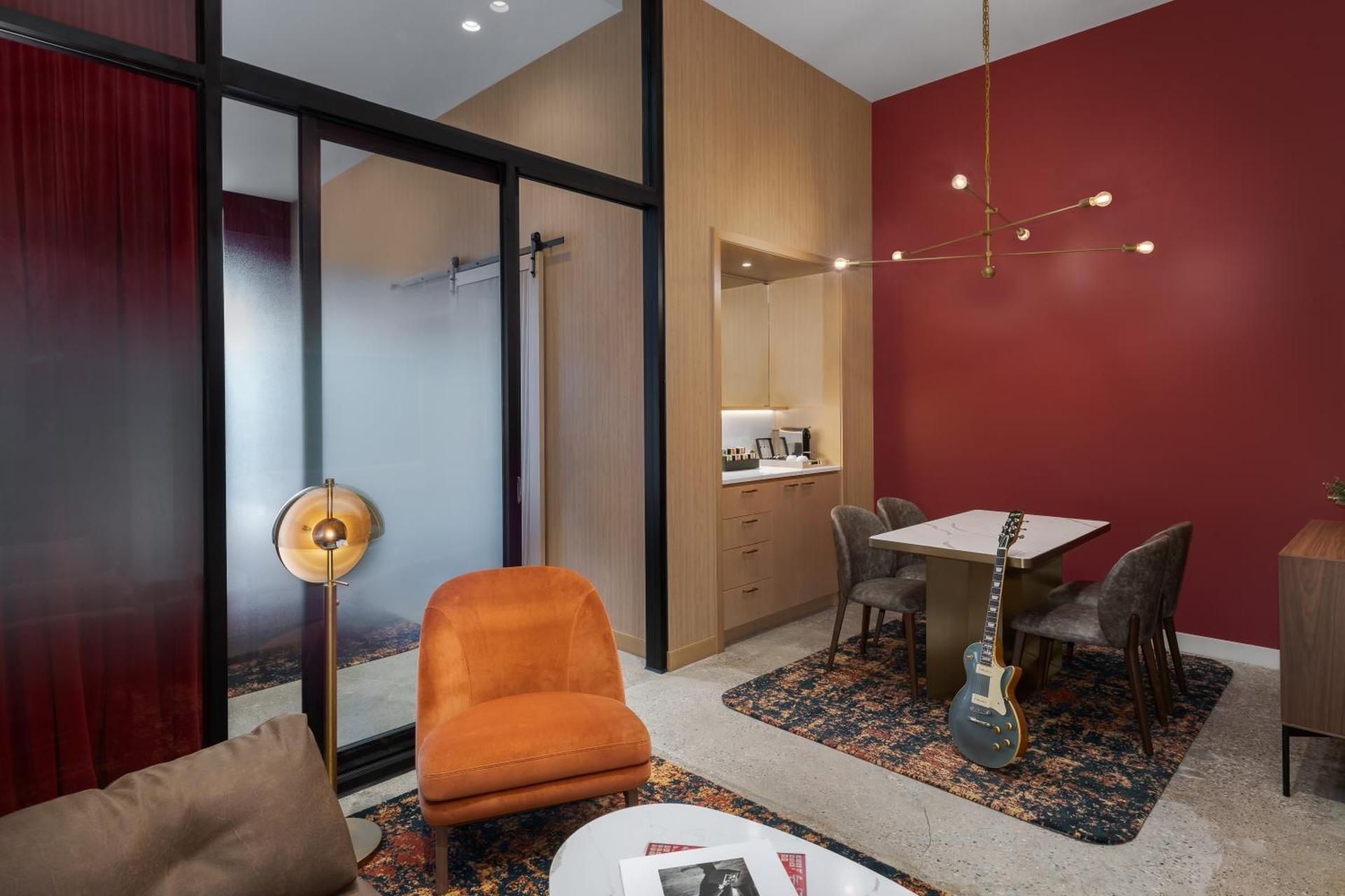 Rock Royalty Suite King