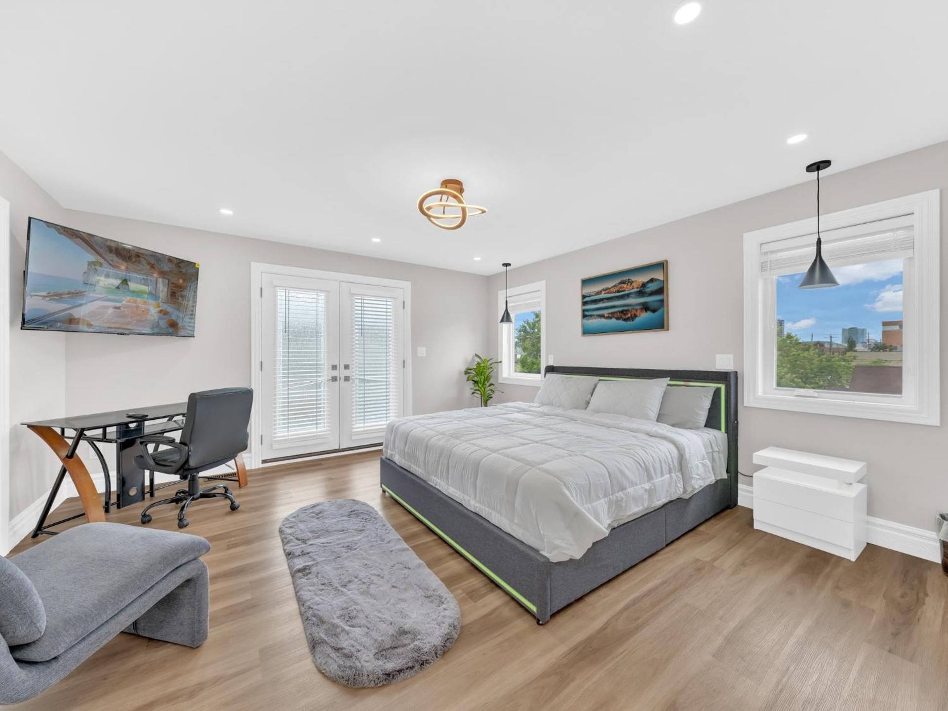 Quadruple Room with Private Bathroom