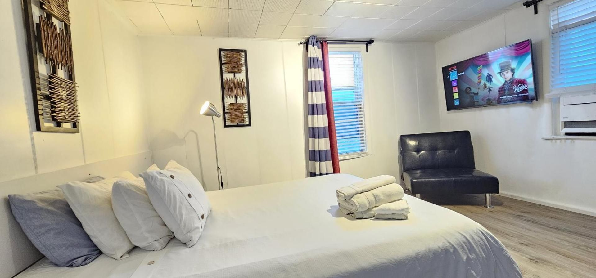 Classic One-Bedroom Apartment with King Bed